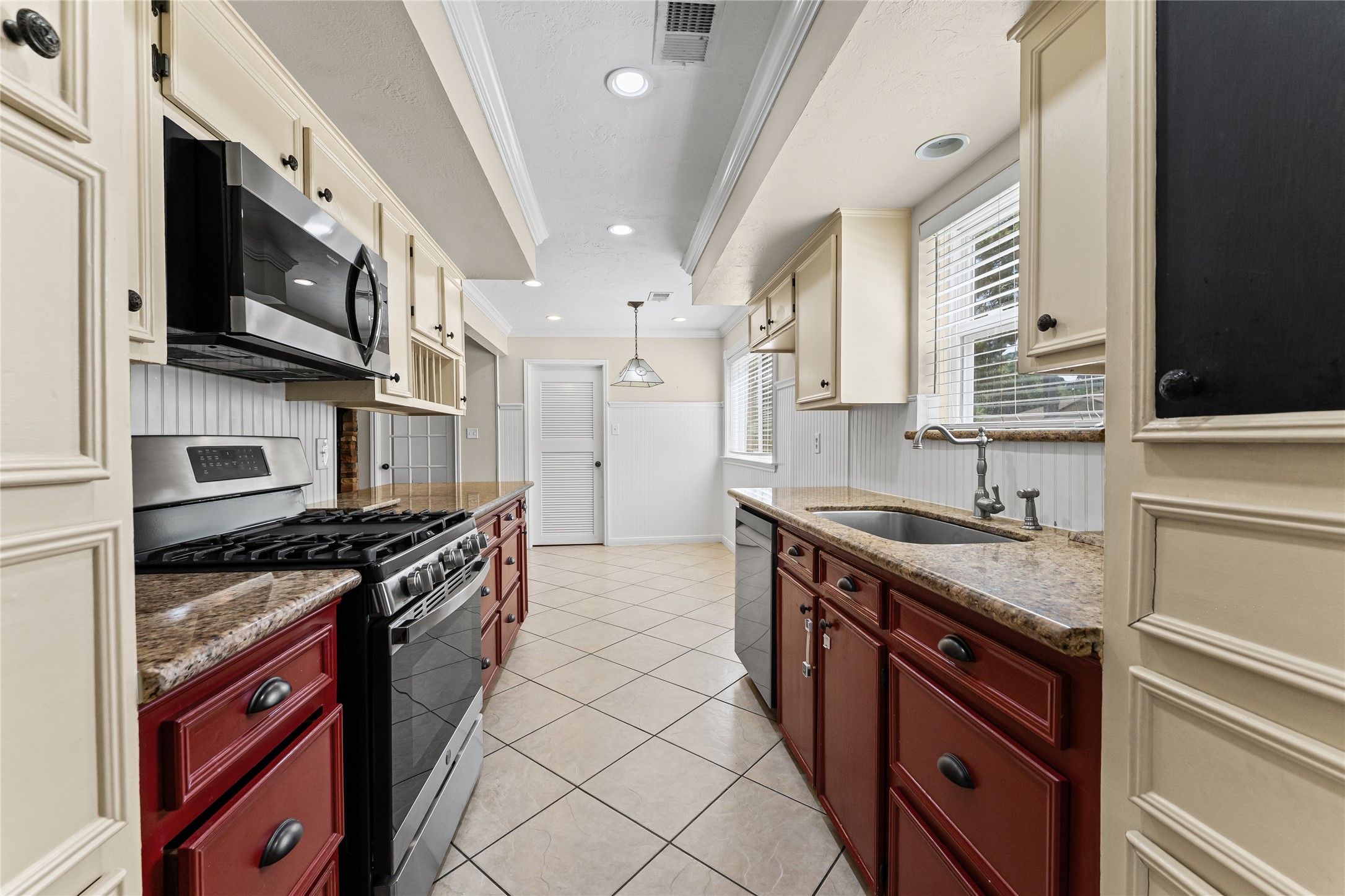 3202 Greenham Court Property Photo 10