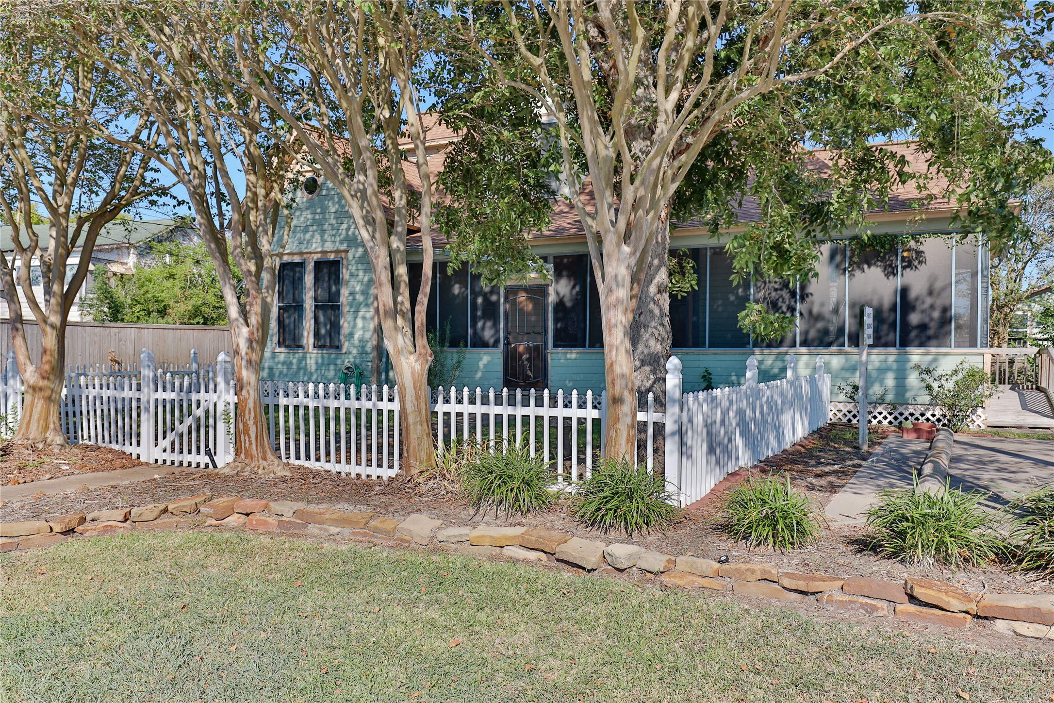 260 Fisher Street Property Photo 3