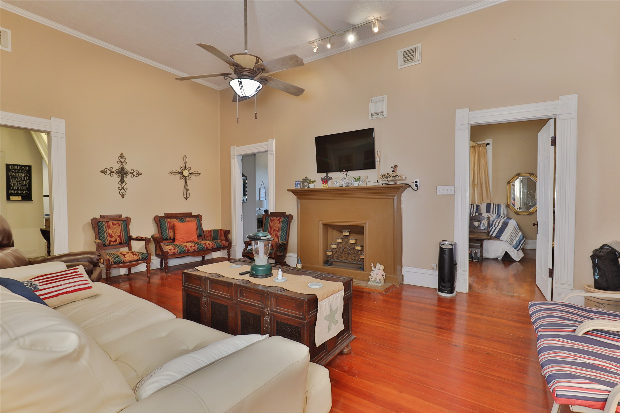 260 Fisher Street Property Photo 8