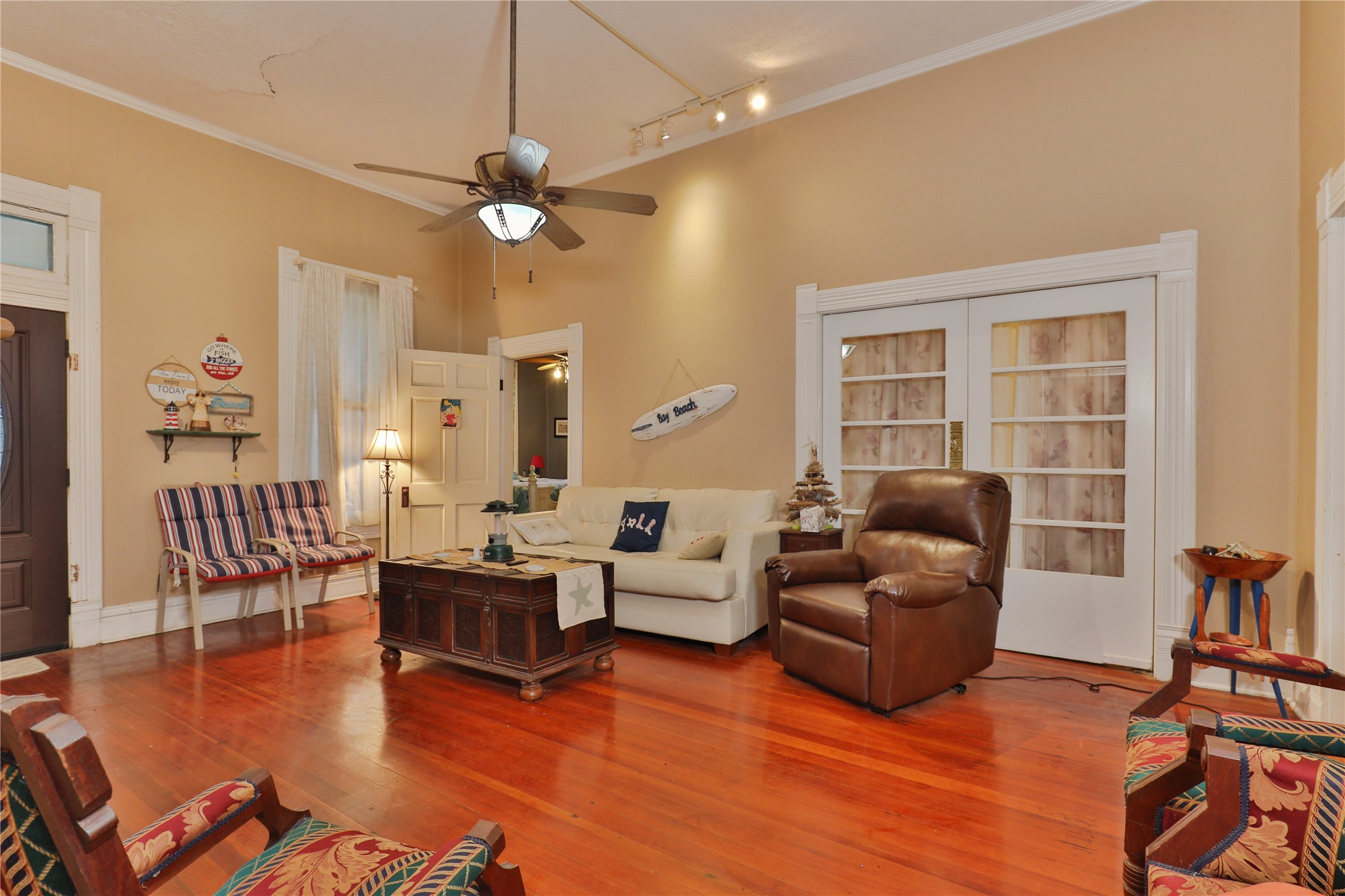 260 Fisher Street Property Photo 10