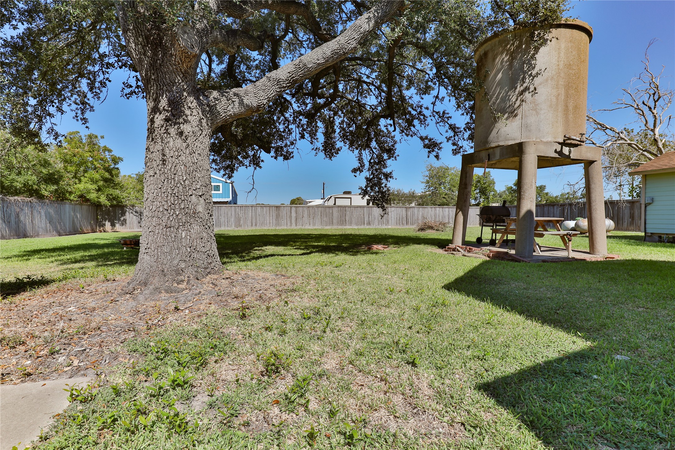 260 Fisher Street Property Photo 43