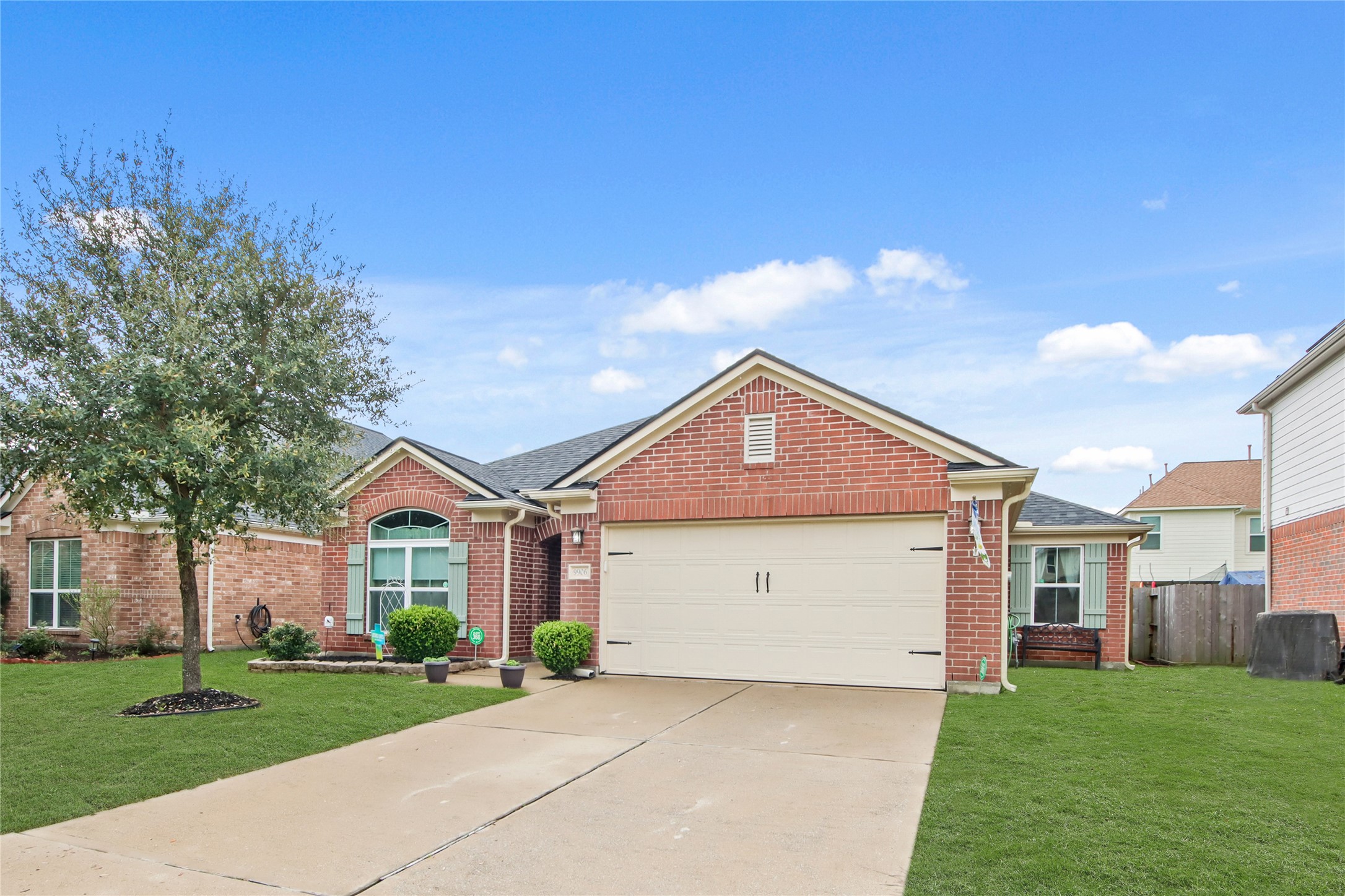 9906 Knob Hollow Way Property Photo 1