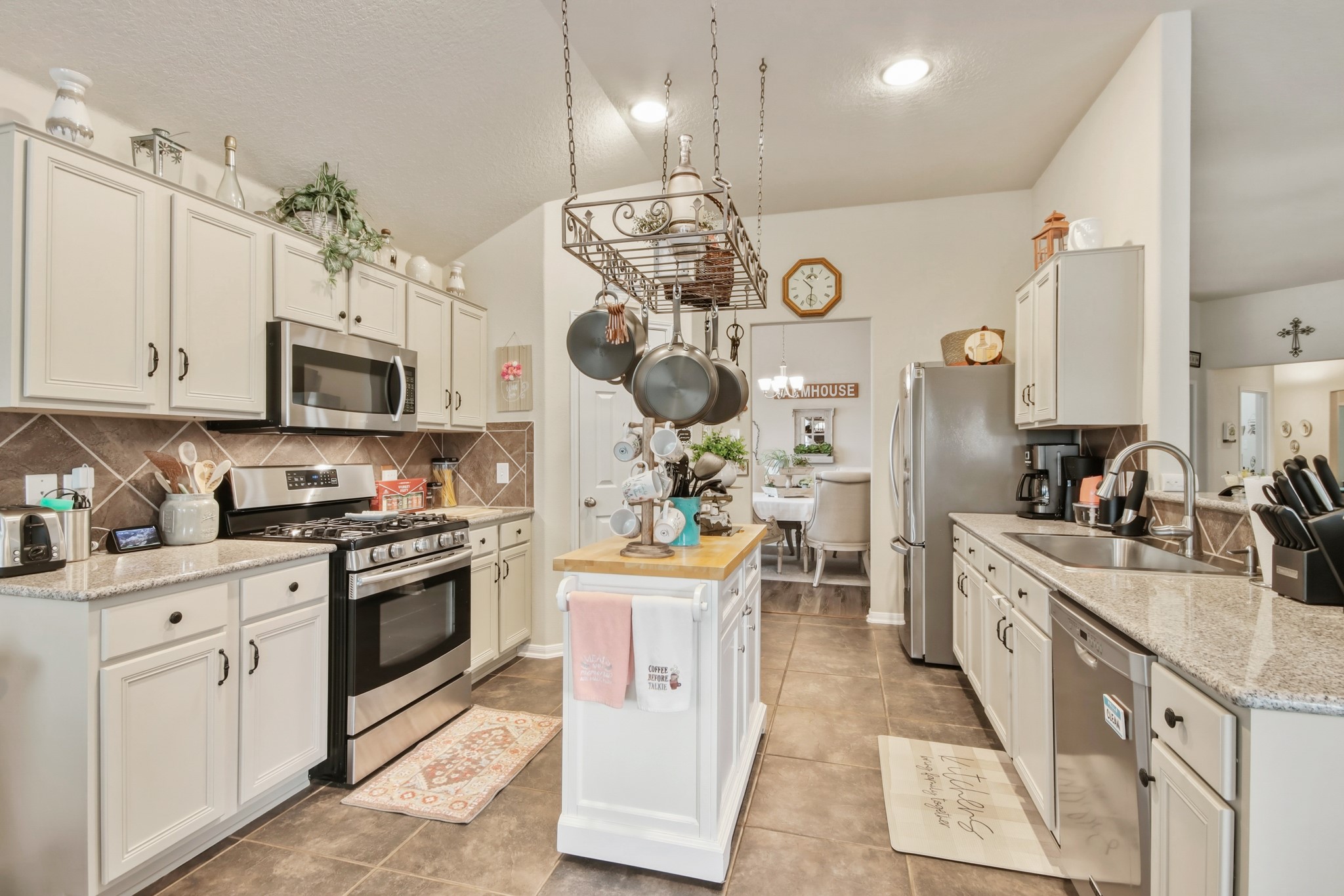 9906 Knob Hollow Way Property Photo 3
