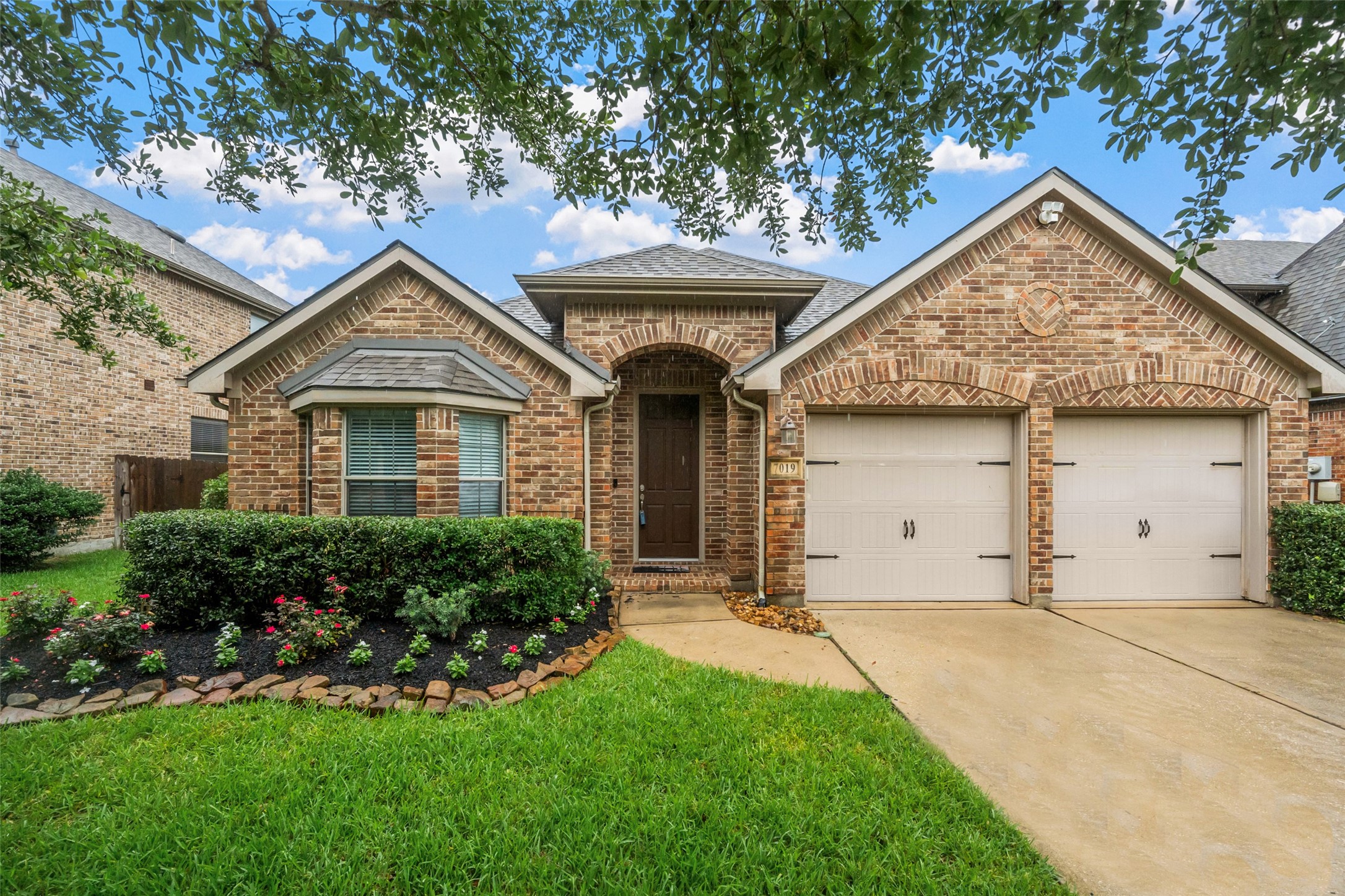 7019 Dewberry Shores Lane Property Photo 1