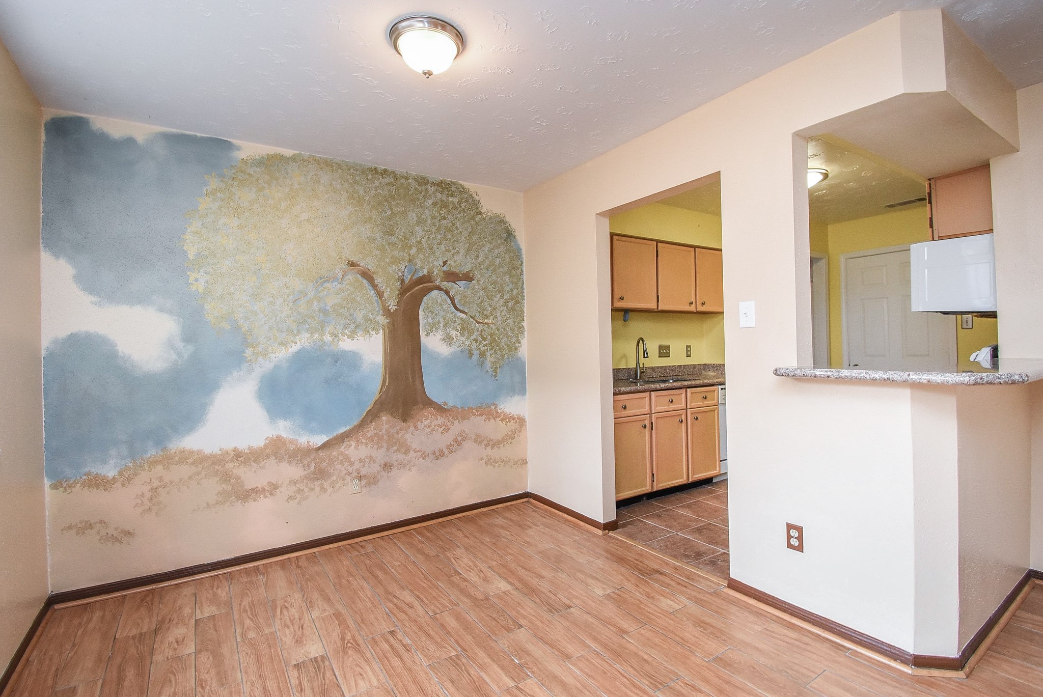 7822 Greenedge Drive Property Photo 4