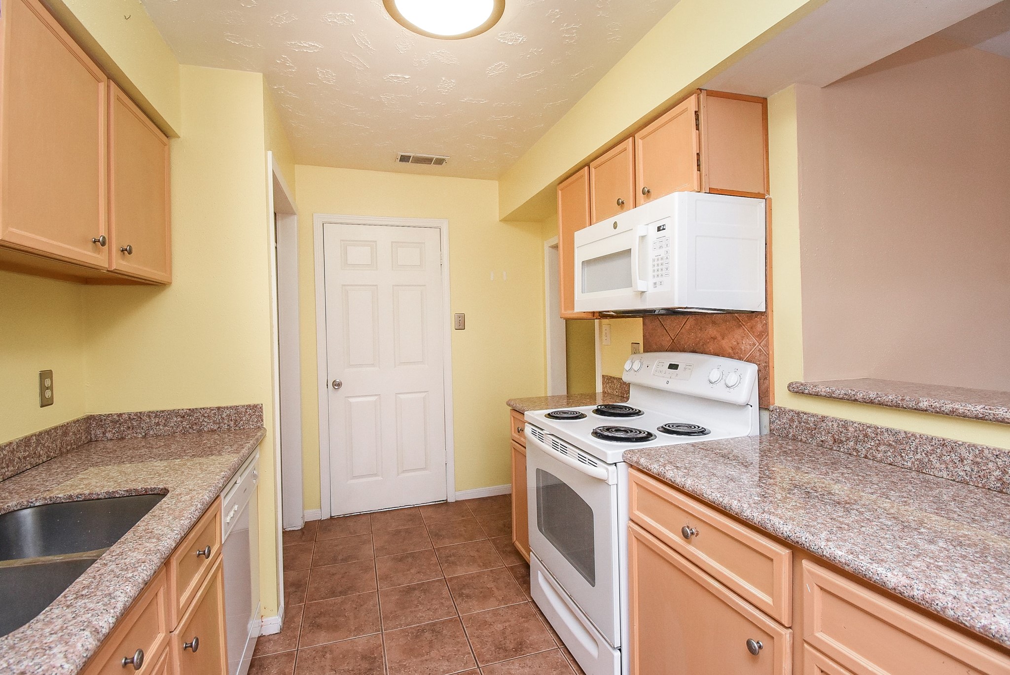 7822 Greenedge Drive Property Photo 6