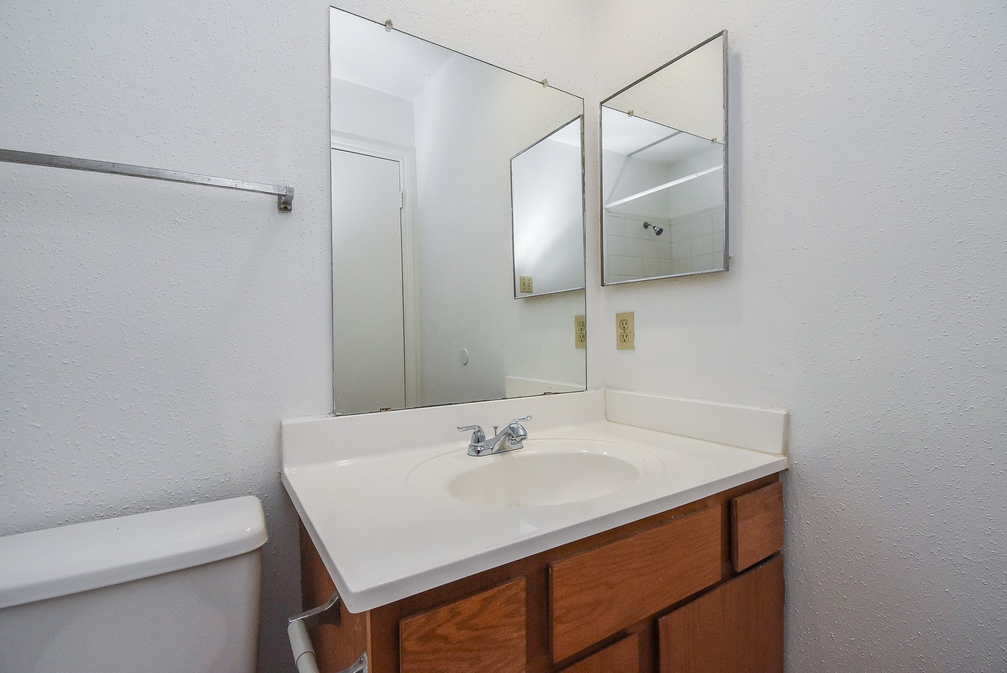 7822 Greenedge Drive Property Photo 11
