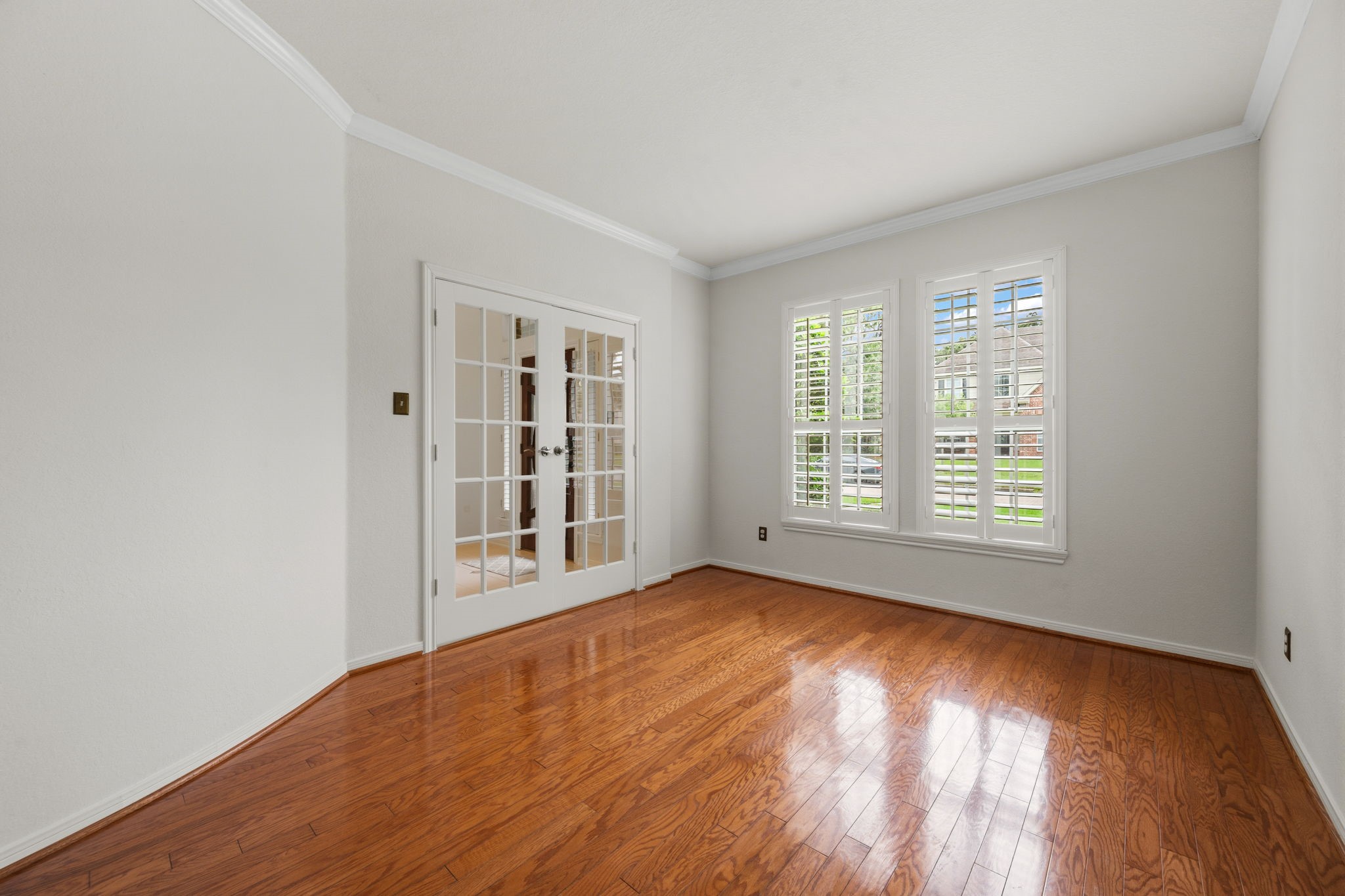 8026 Trophy Place Drive Property Photo 6