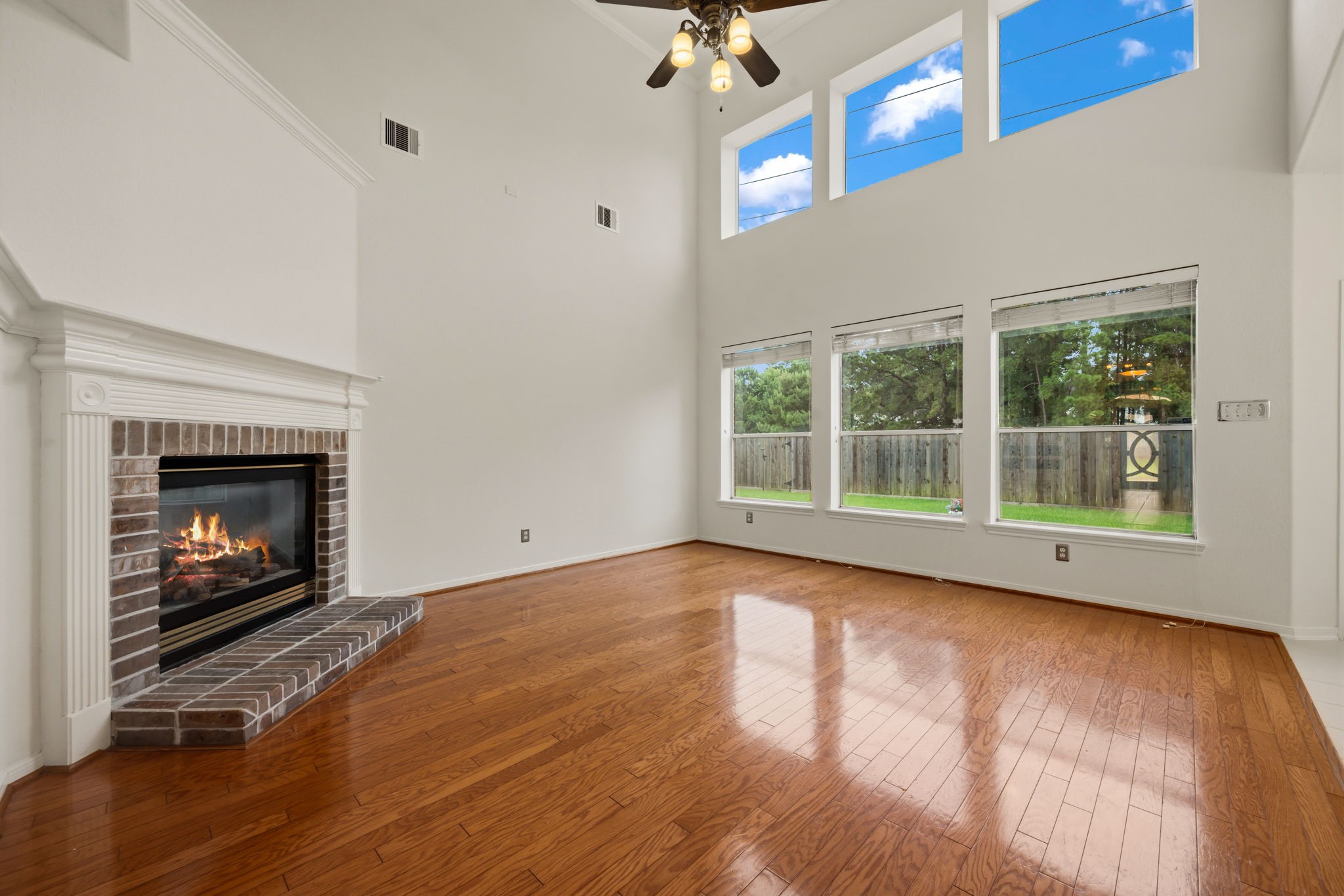 8026 Trophy Place Drive Property Photo 8