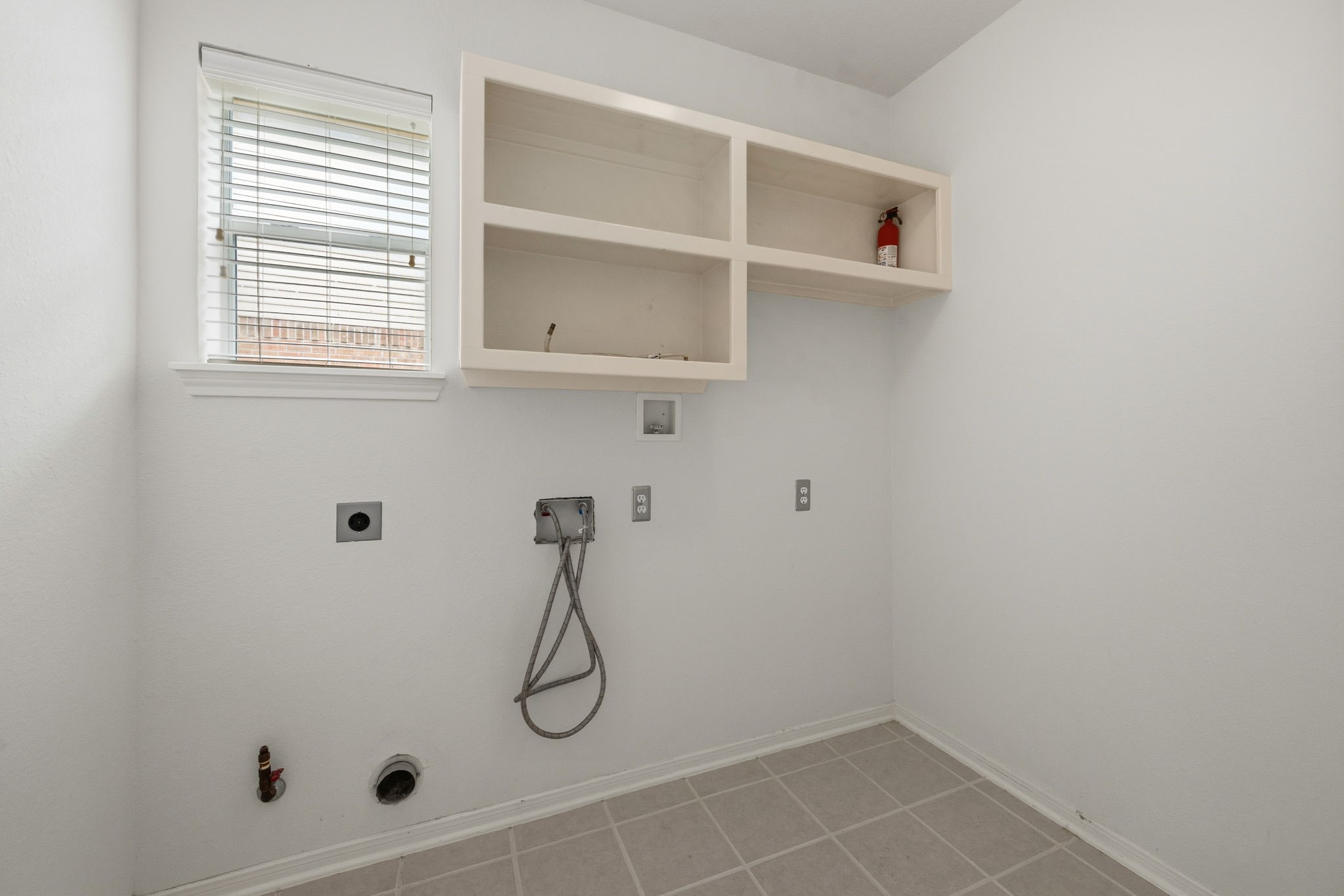 8026 Trophy Place Drive Property Photo 16