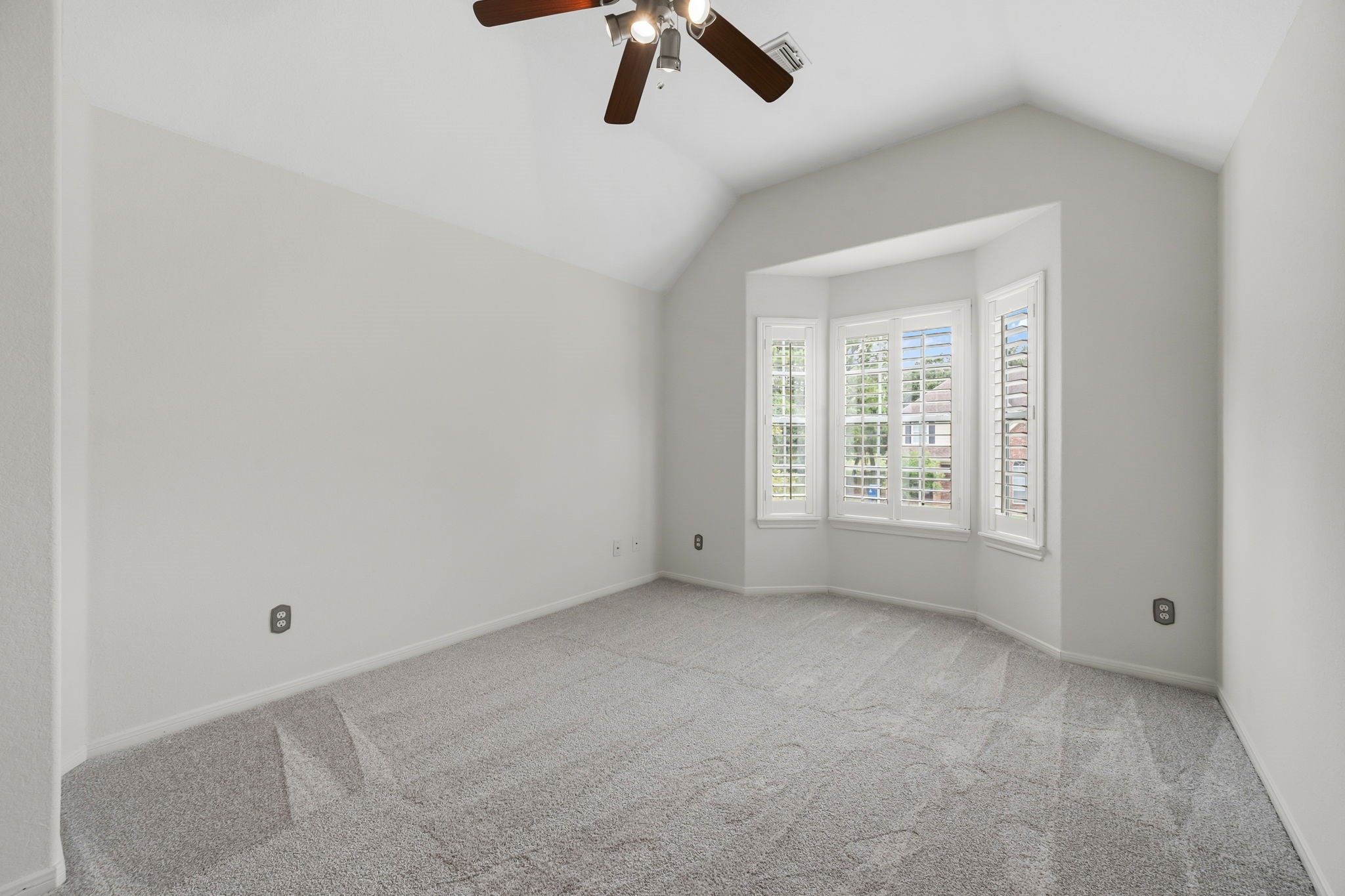 8026 Trophy Place Drive Property Photo 28
