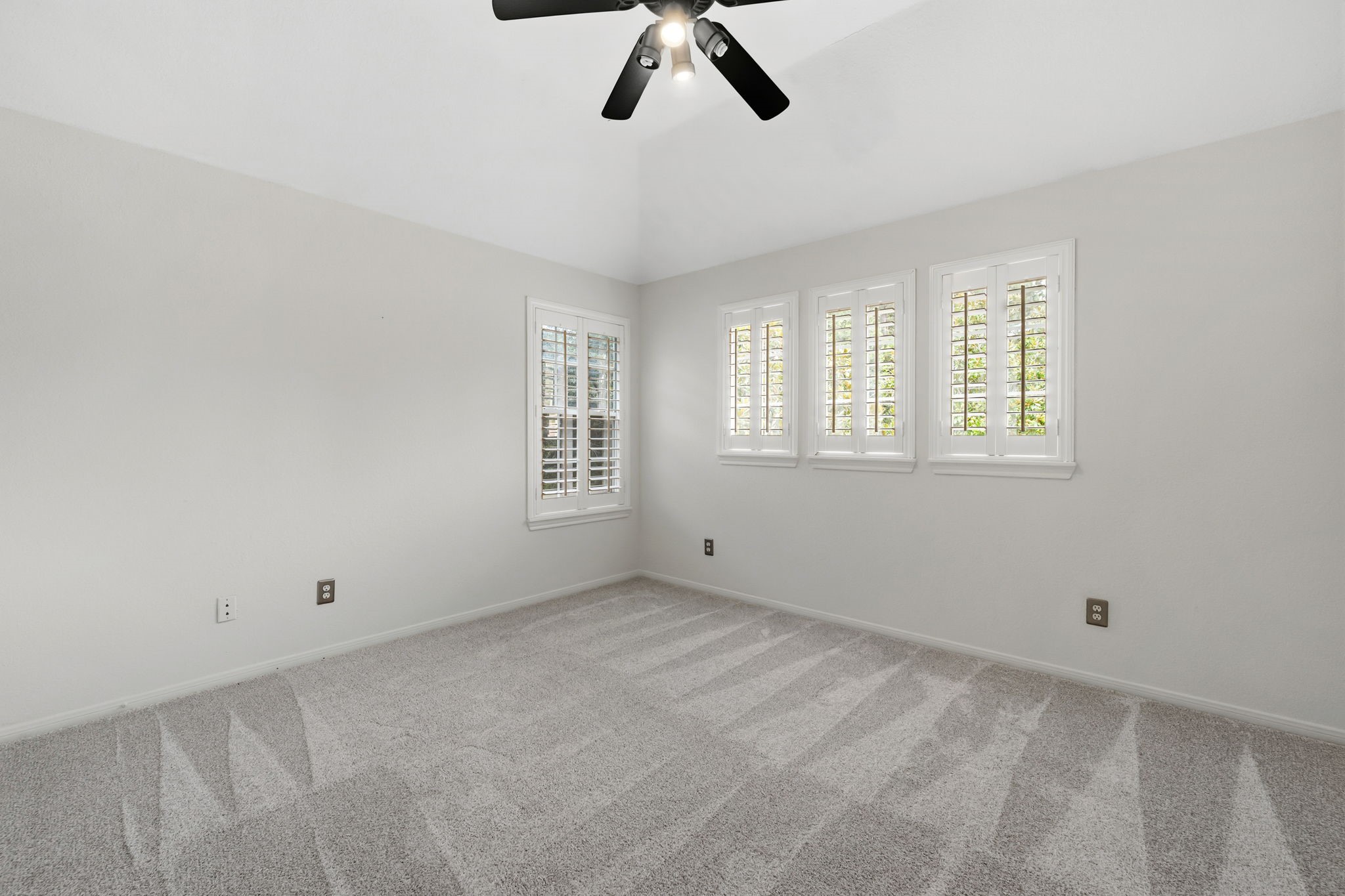 8026 Trophy Place Drive Property Photo 29