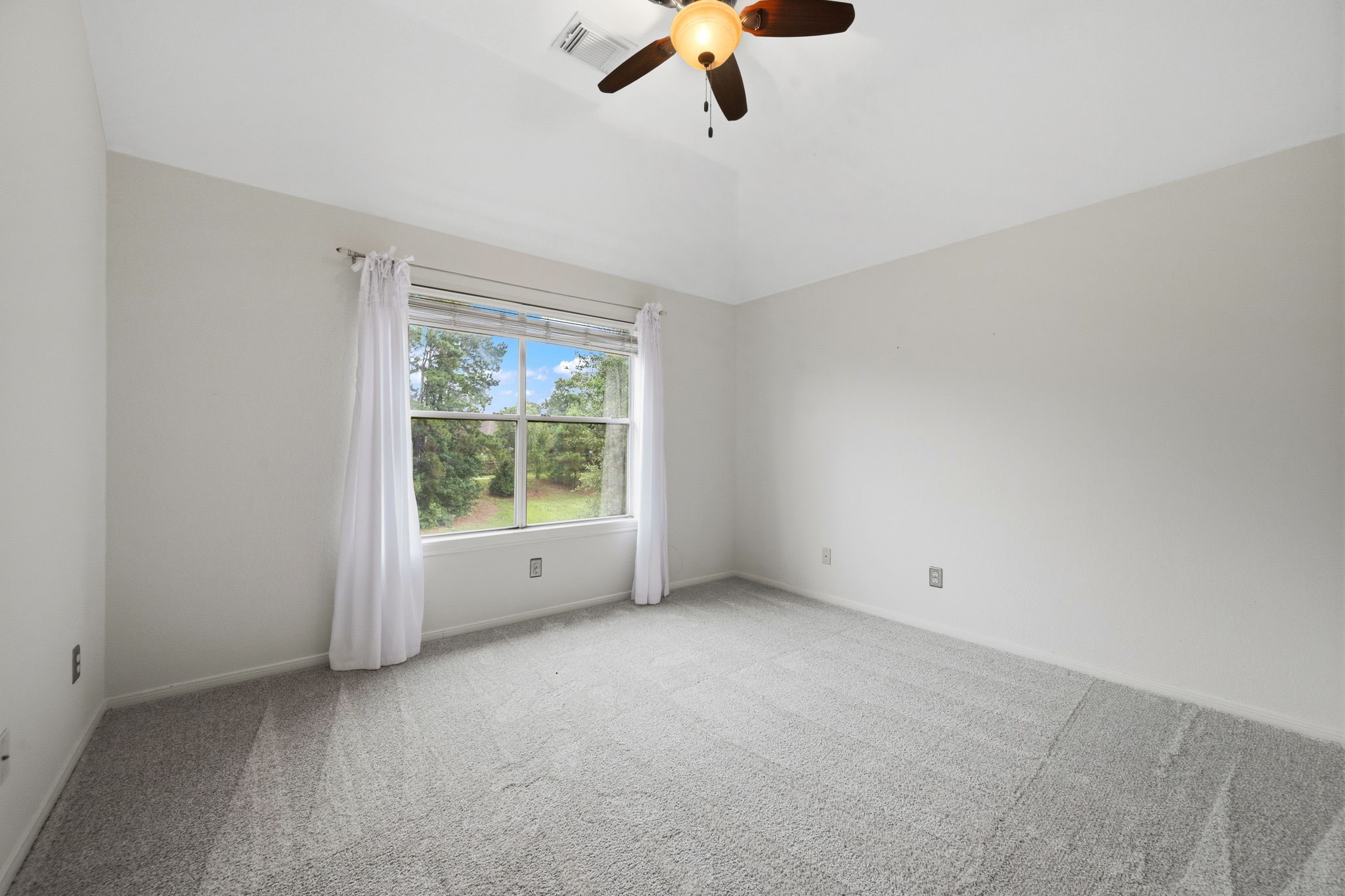 8026 Trophy Place Drive Property Photo 33