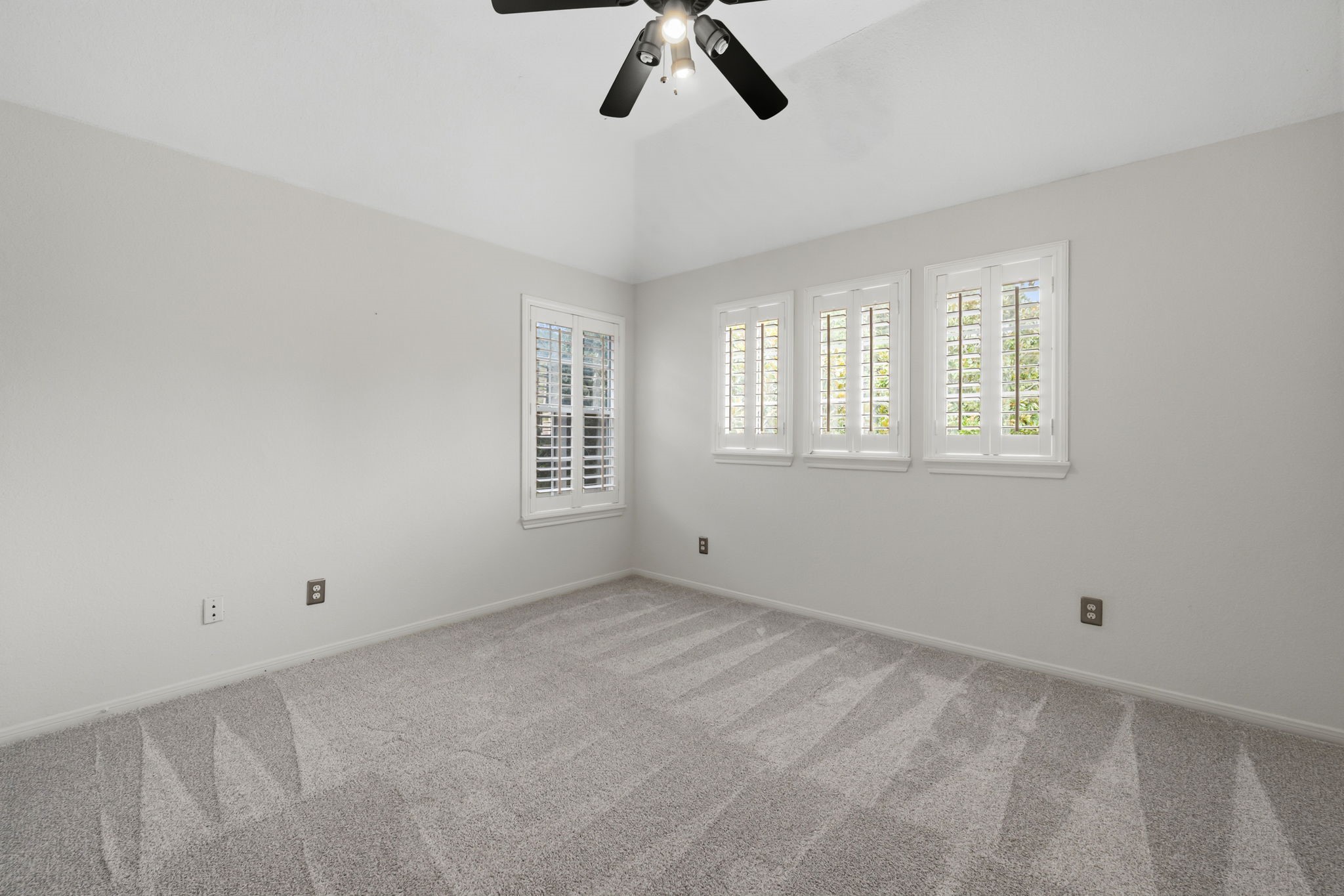 8026 Trophy Place Drive Property Photo 35