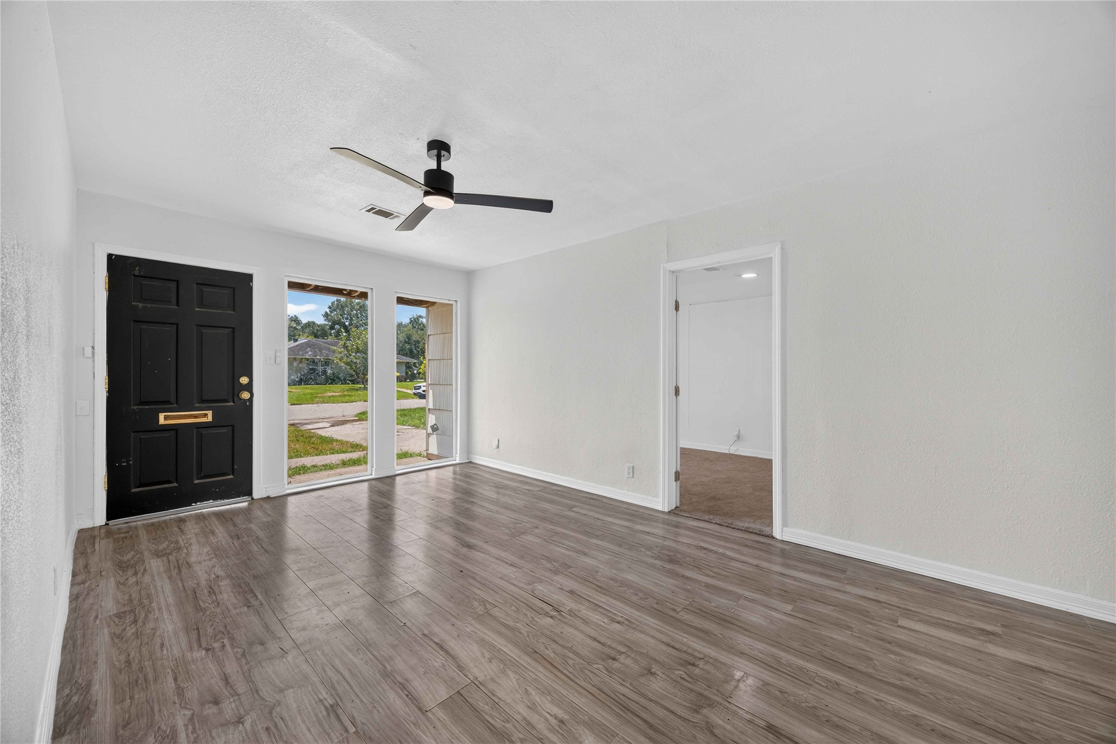 6207 Heron Drive Property Photo 3