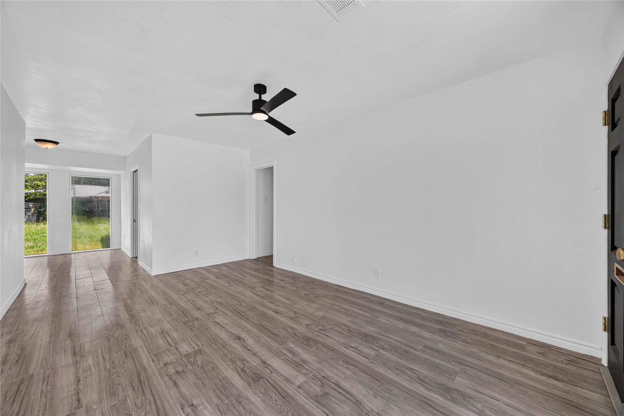 6207 Heron Drive Property Photo 4