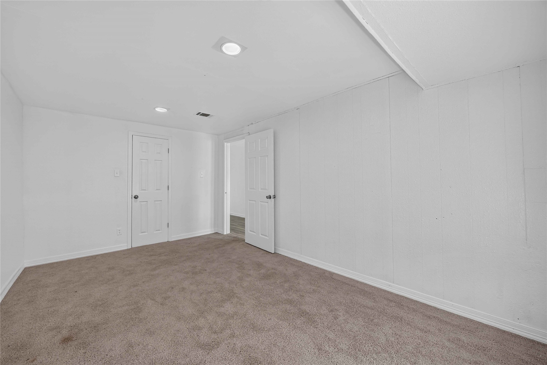 6207 Heron Drive Property Photo 8