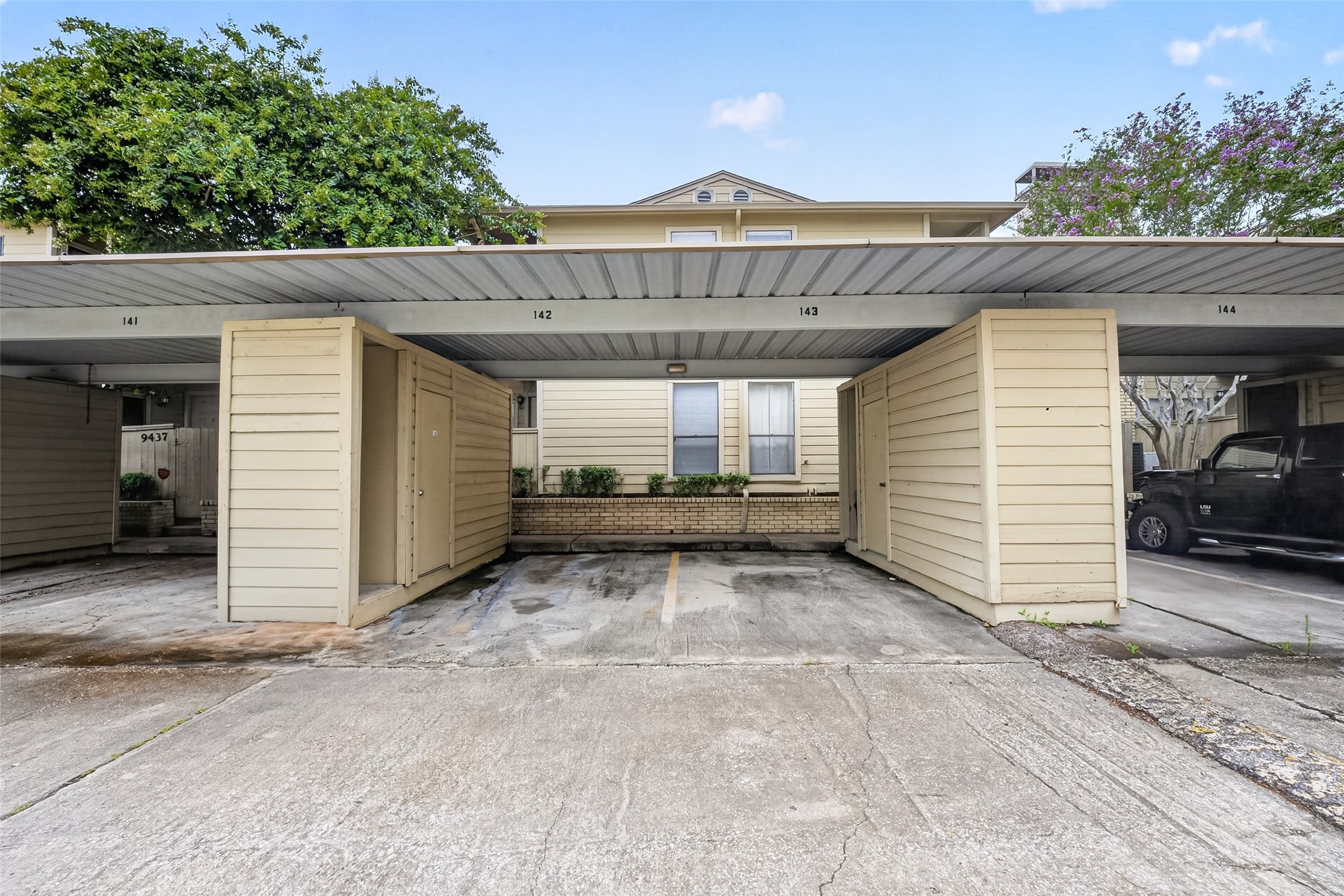 9435 Pagewood Lane Property Photo 1
