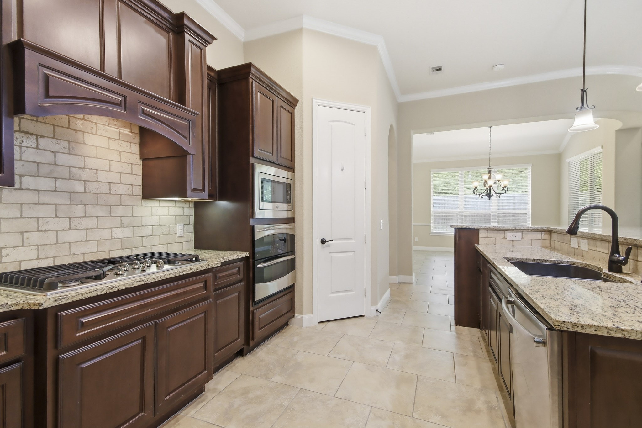 25235 Denton Trace Drive Property Photo 8
