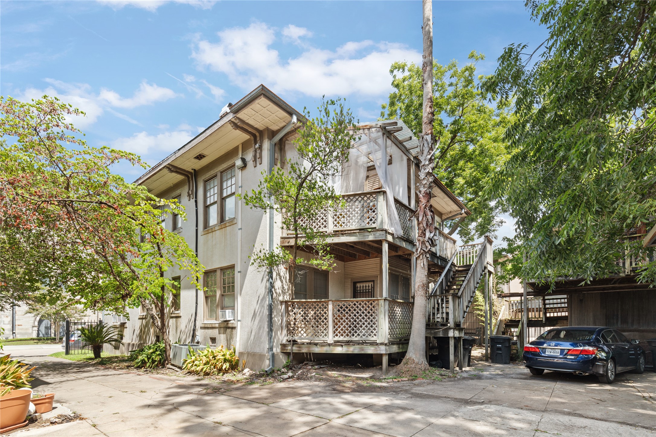 806 Winbern Street 2 Property Photo 10