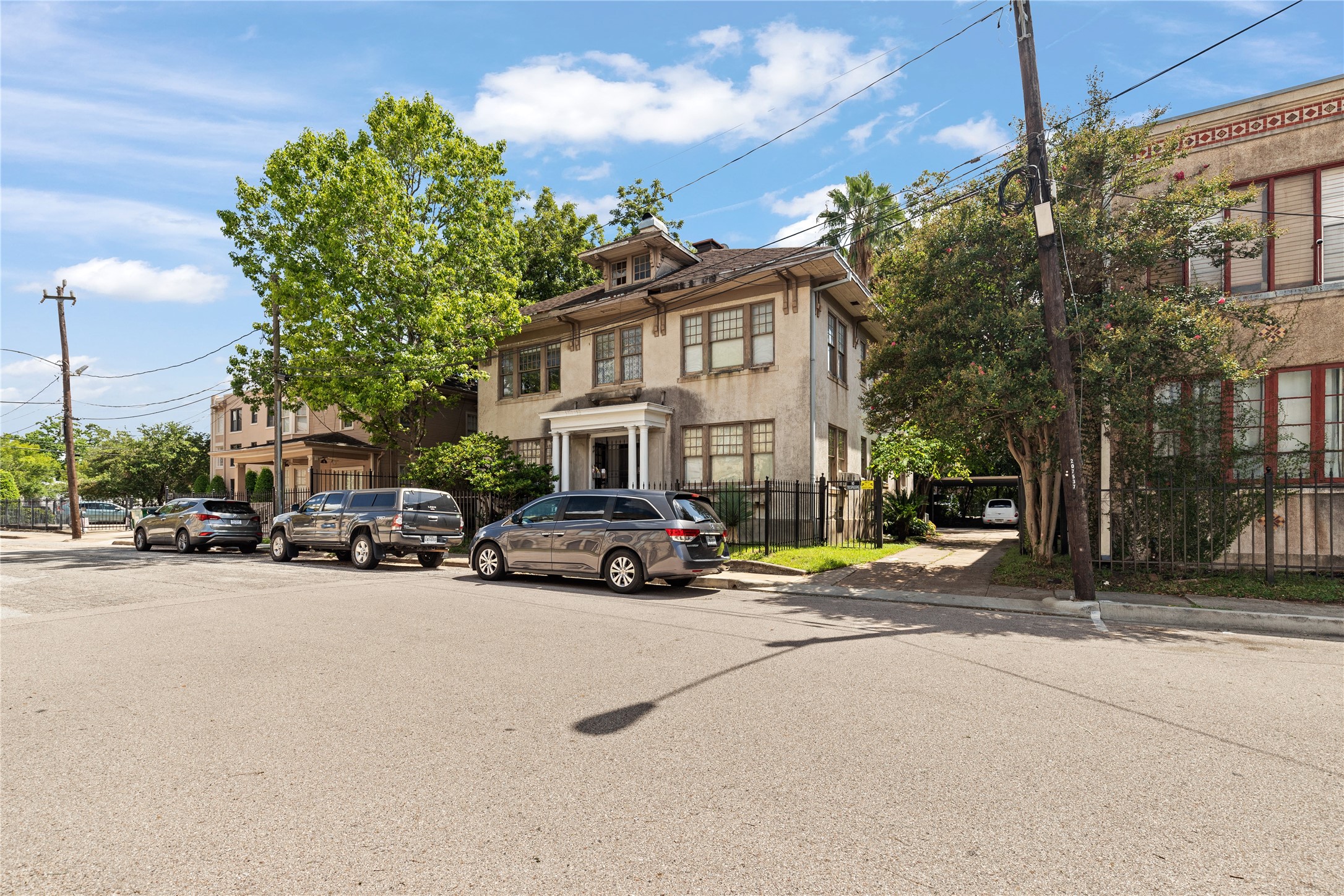 806 Winbern Street 2 Property Photo 11