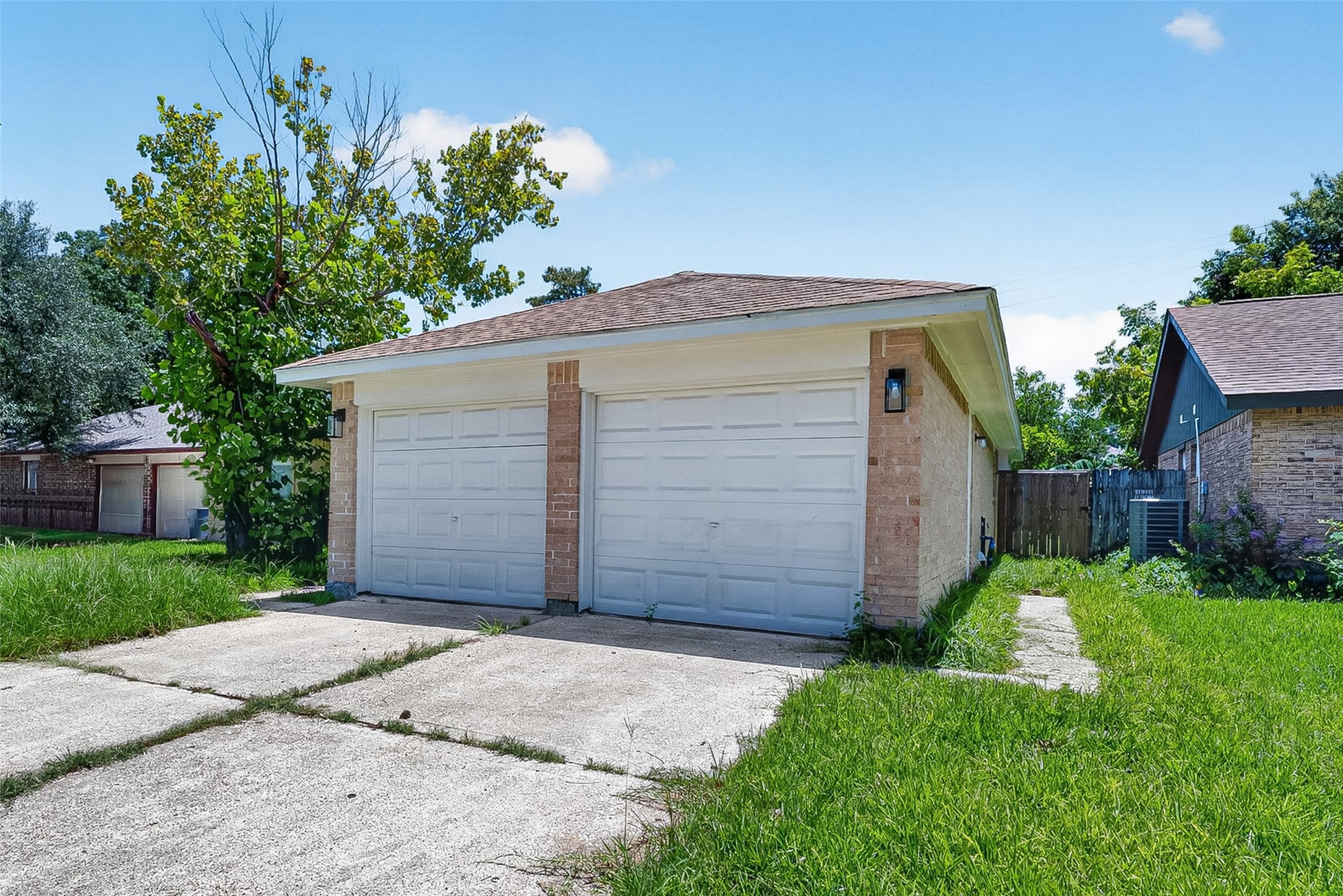 1446 Castle Glen Drive Property Photo 2