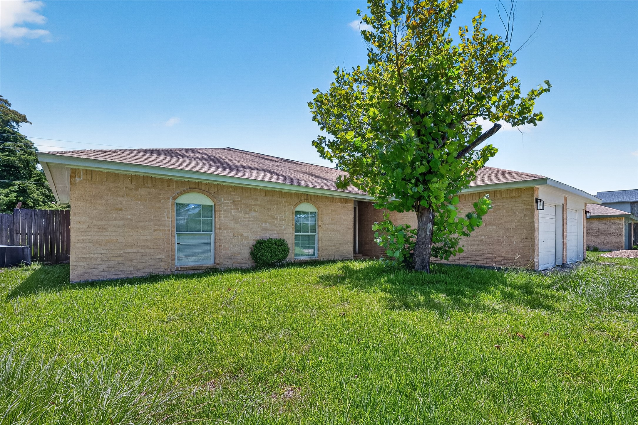 1446 Castle Glen Drive Property Photo 3