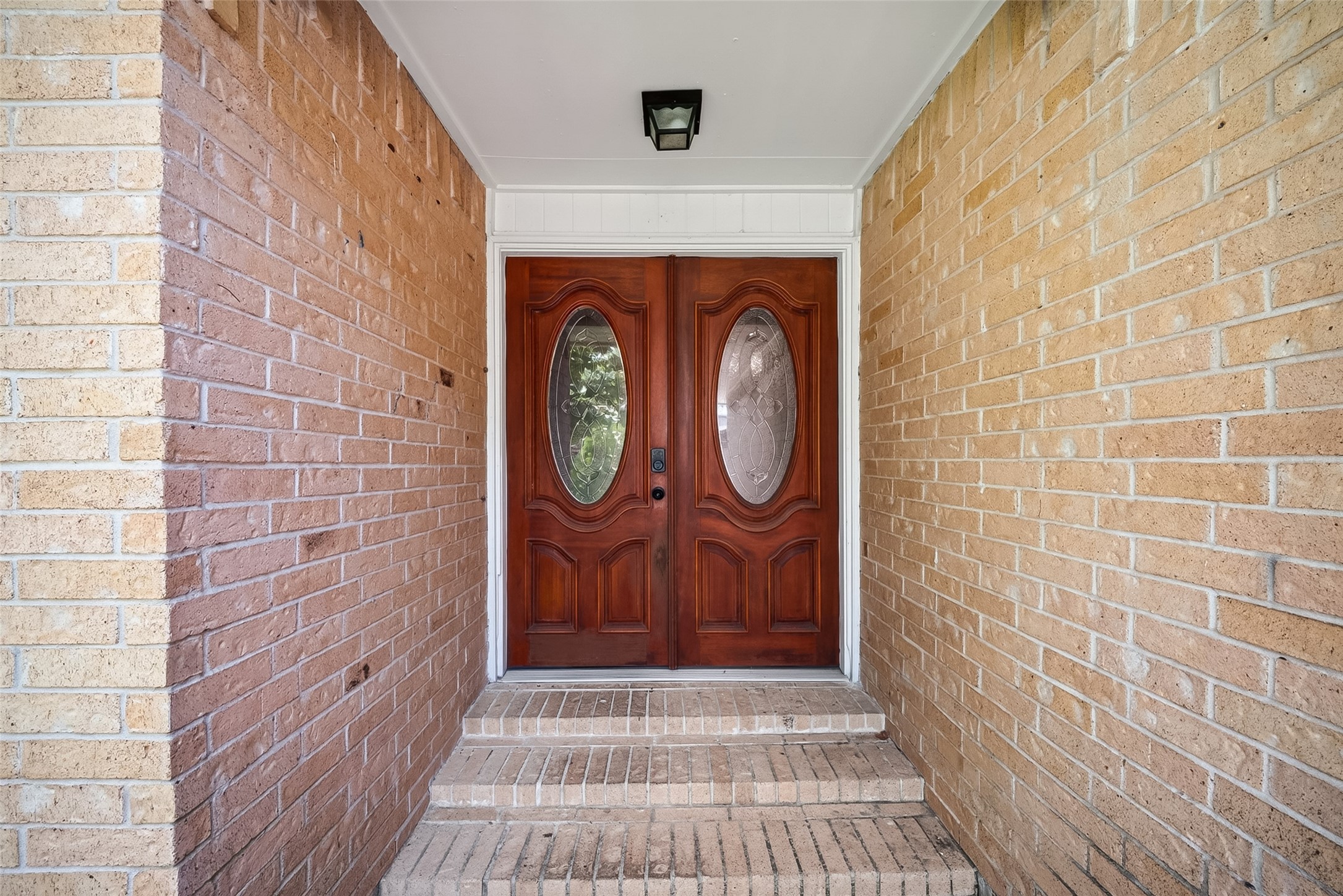 1446 Castle Glen Drive Property Photo 5