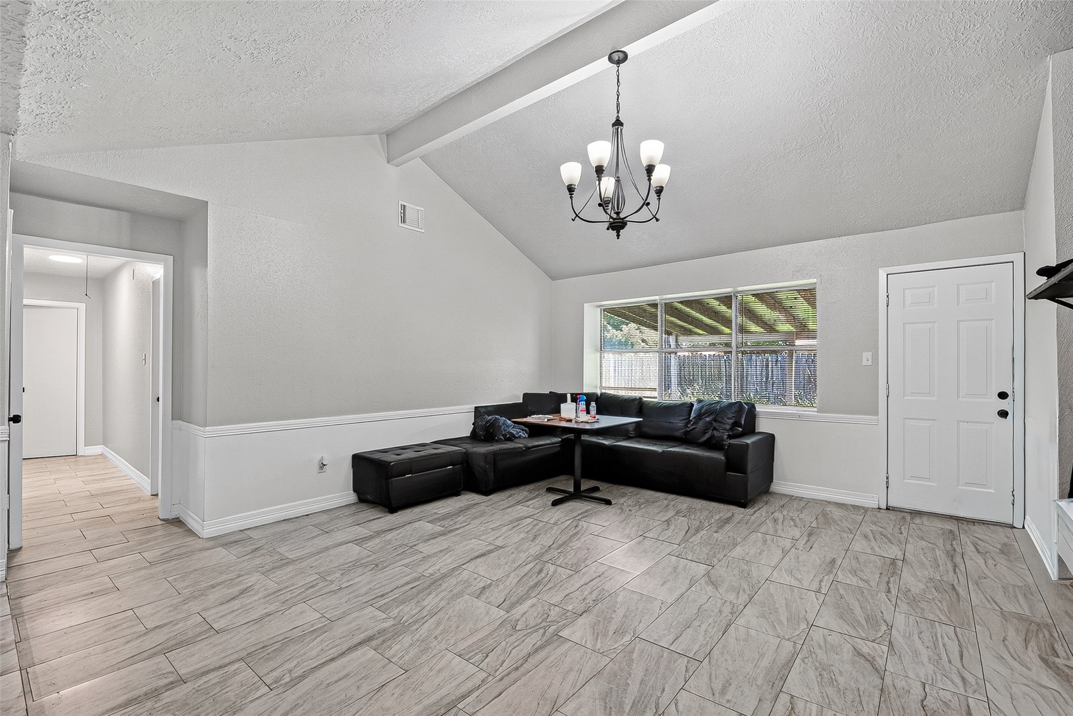 1446 Castle Glen Drive Property Photo 8
