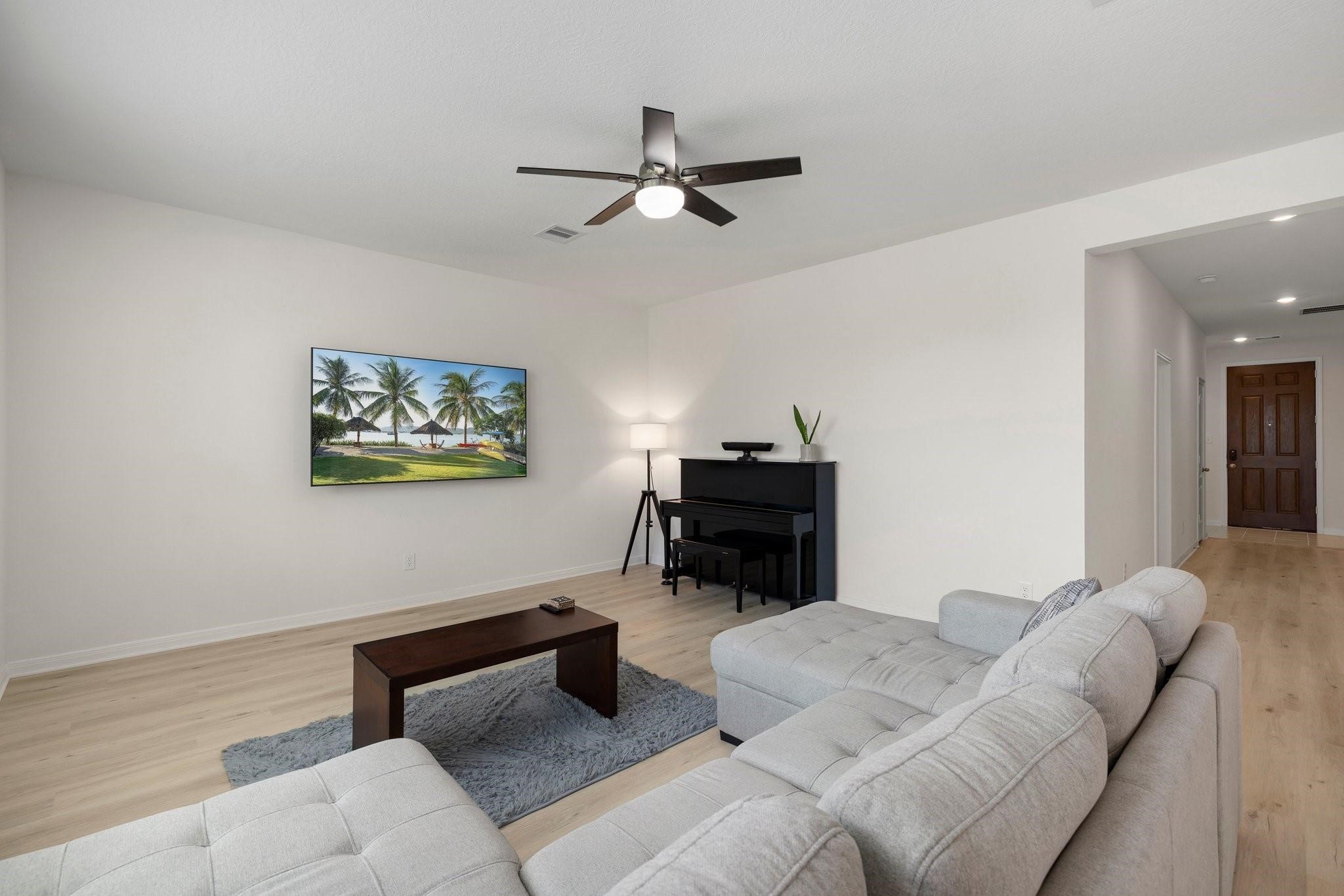 7618 Coral Key Drive Property Photo 5
