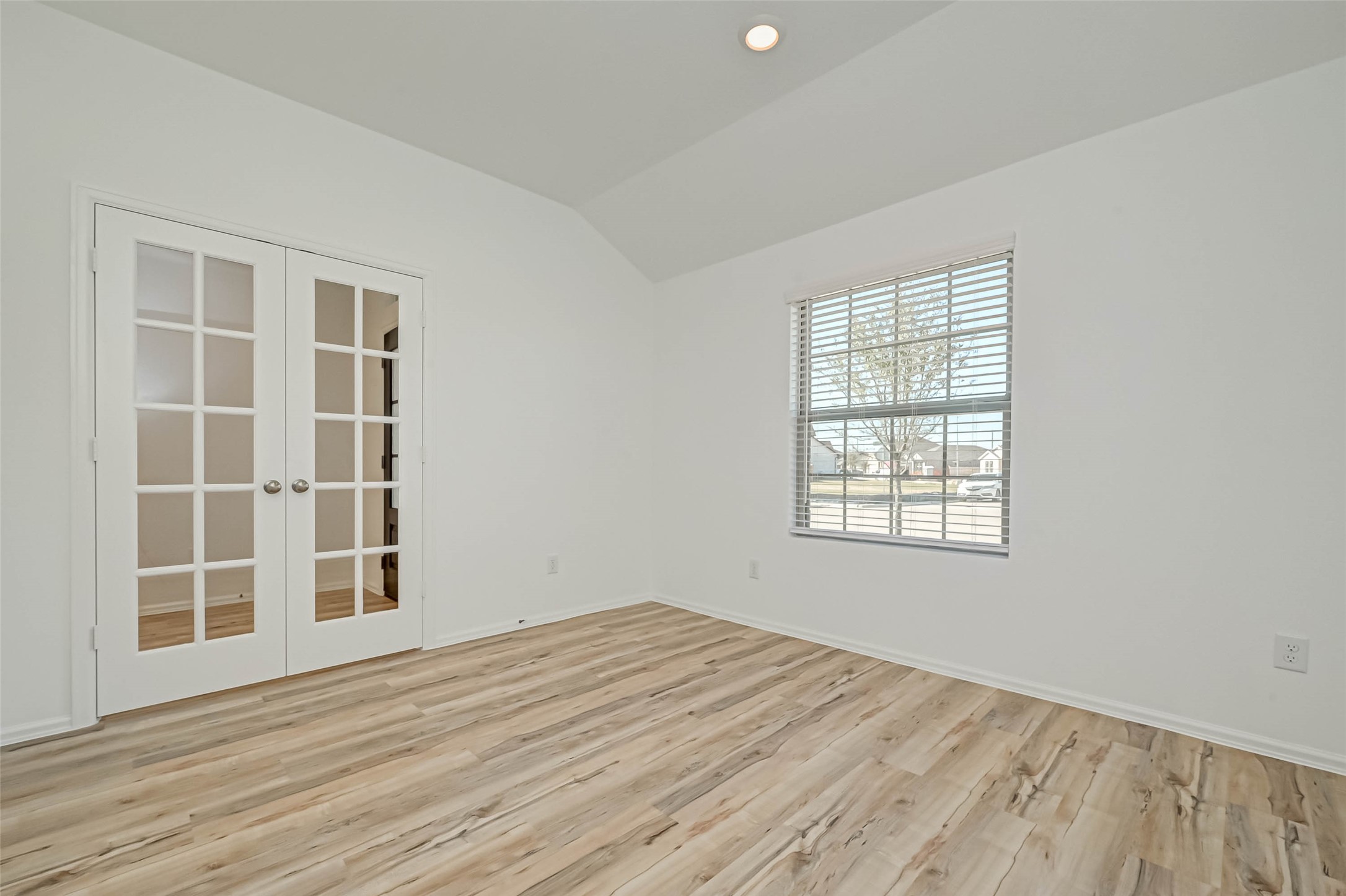 21343 Bering Reach Drive Property Photo 5