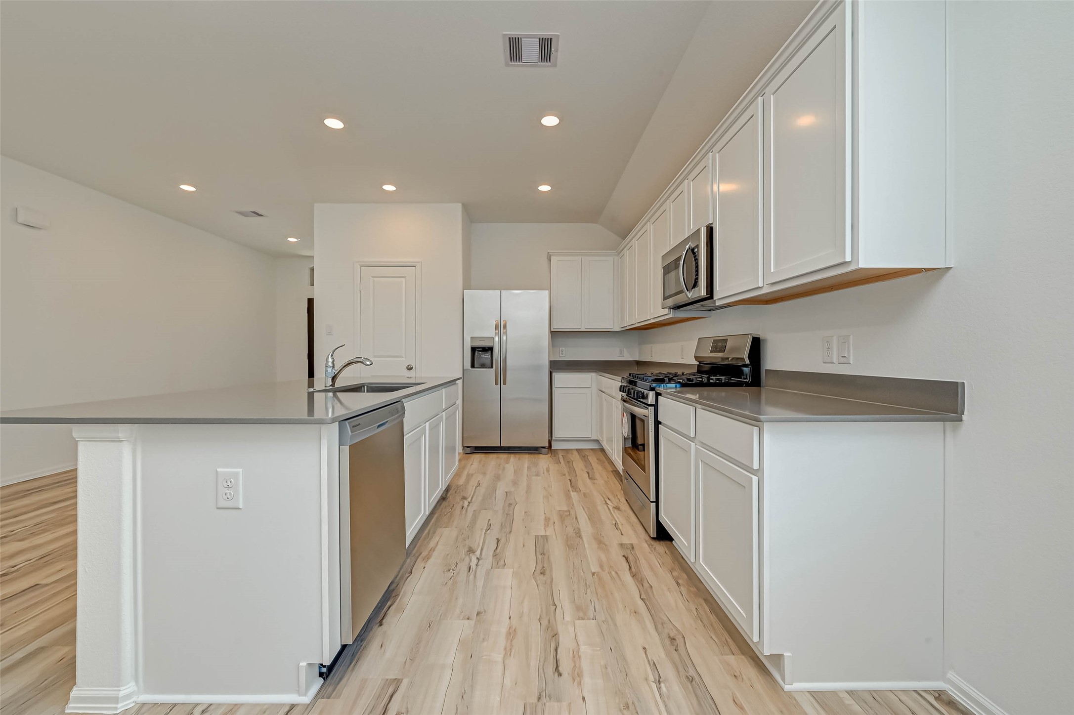 21343 Bering Reach Drive Property Photo 8
