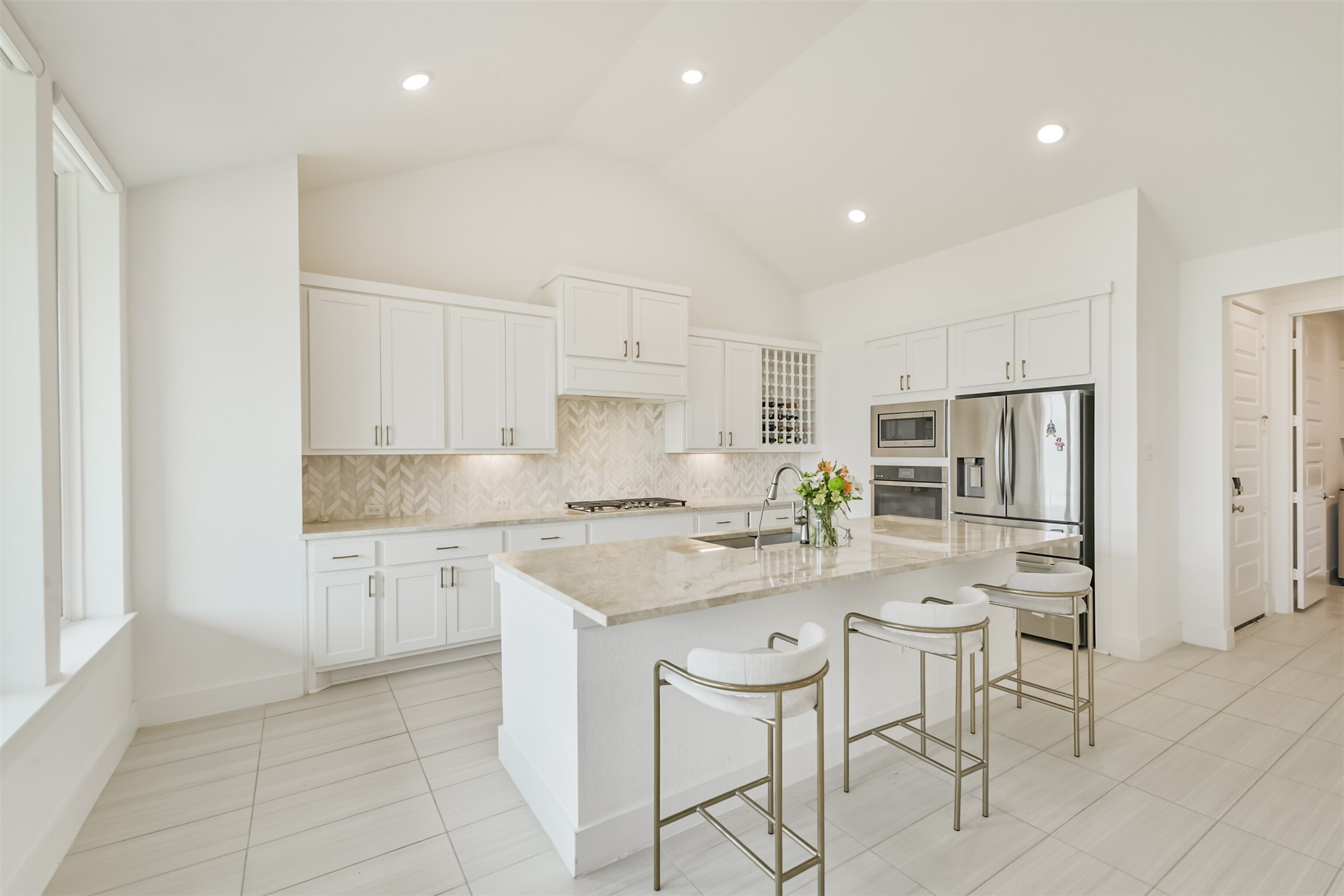 26923 Longwood Ledge Drive Property Photo 8
