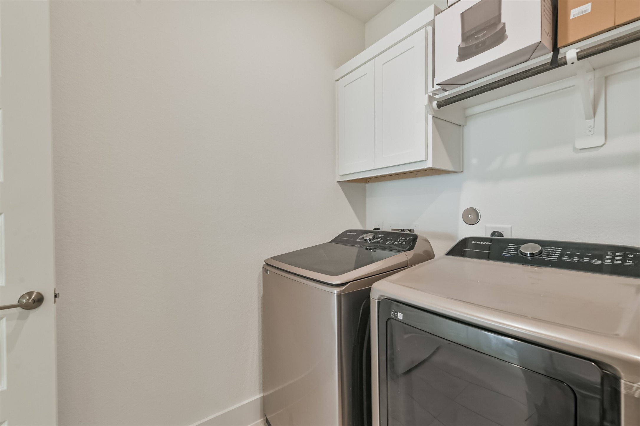26923 Longwood Ledge Drive Property Photo 13