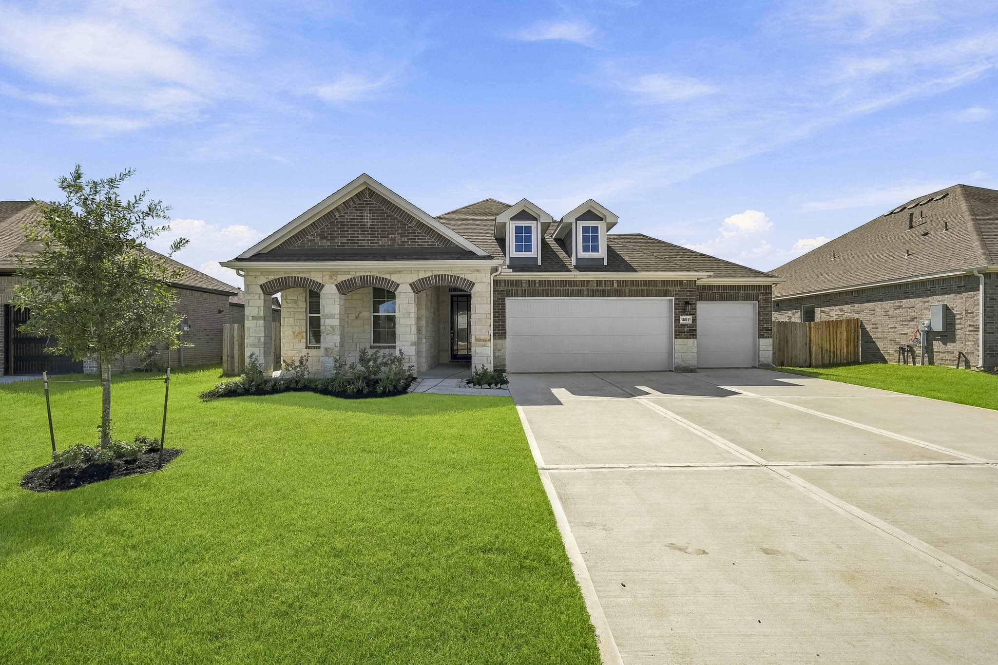 1597 Elm Court Property Photo 1
