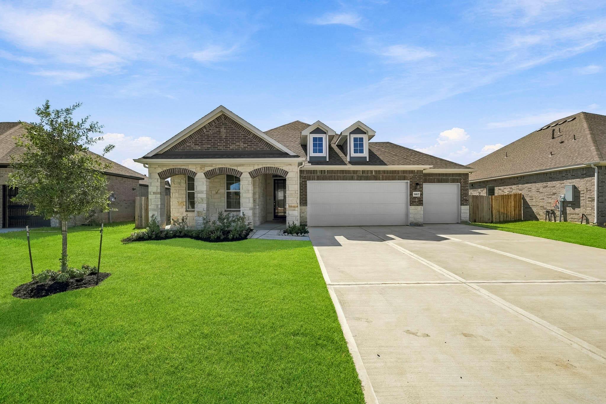1597 Elm Court, Angleton TX 77515 Property Photo 1