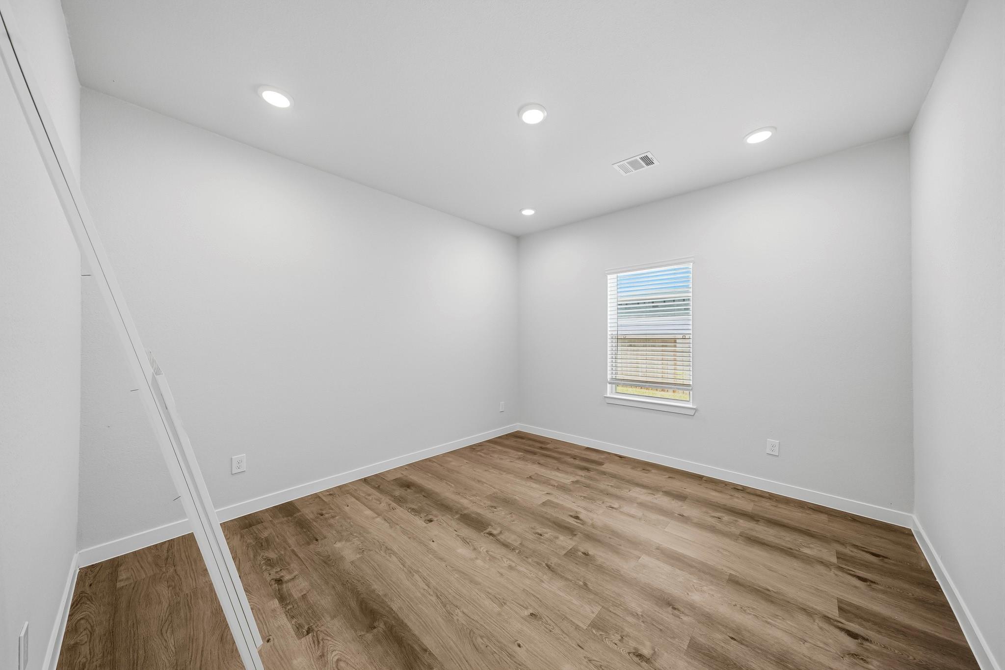 1597 Elm Court, Angleton Tx 77515 Property Photo 6