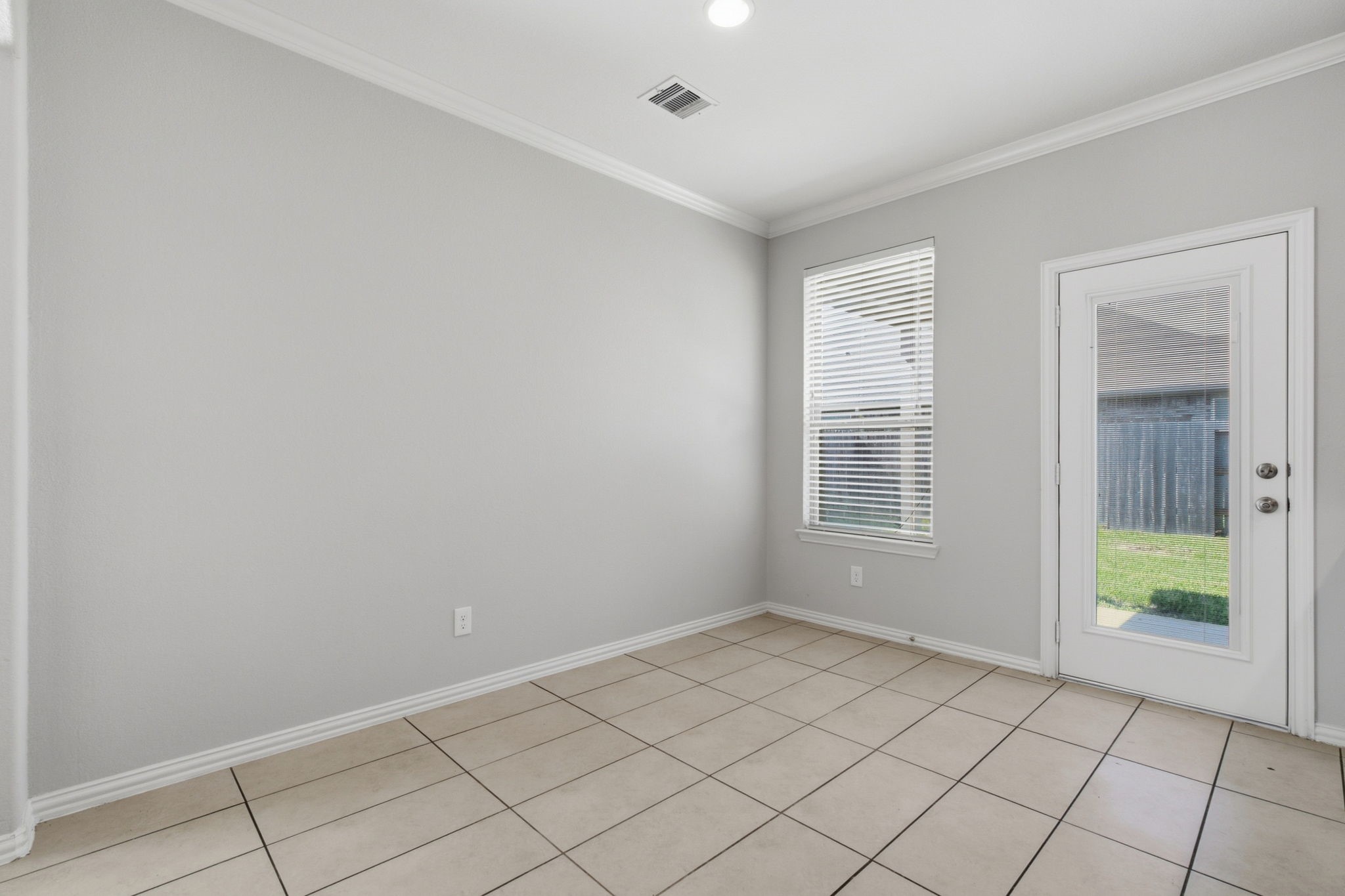 2261 Ivy Wall Drive Property Photo 9