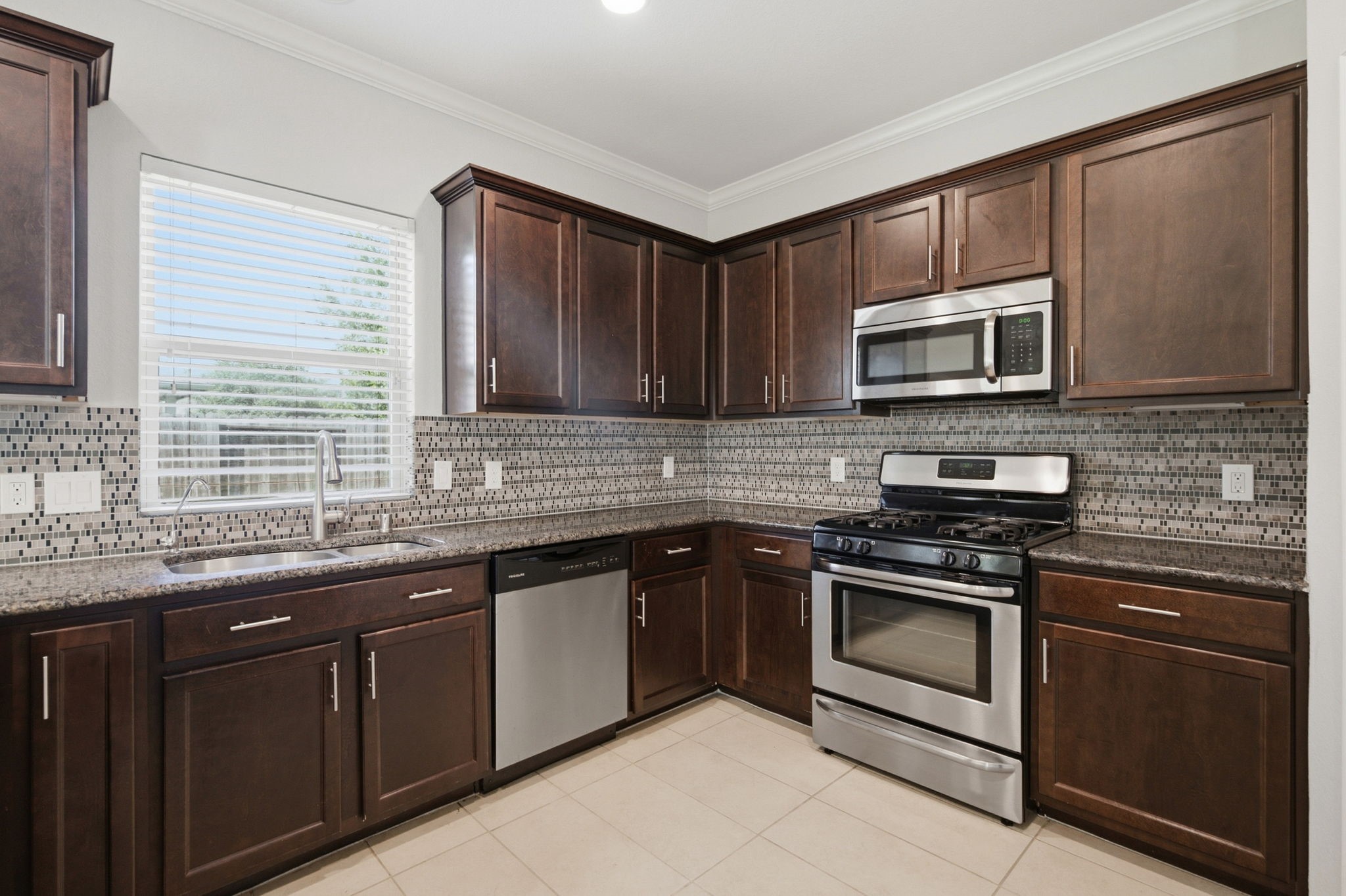 2261 Ivy Wall Drive Property Photo 11