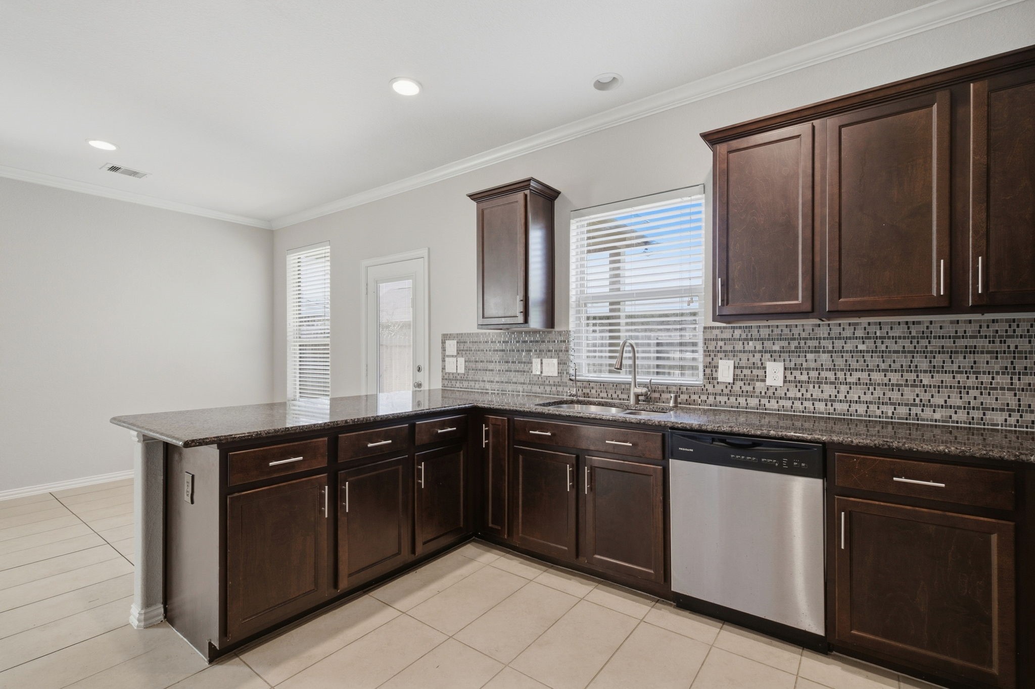 2261 Ivy Wall Drive Property Photo 14