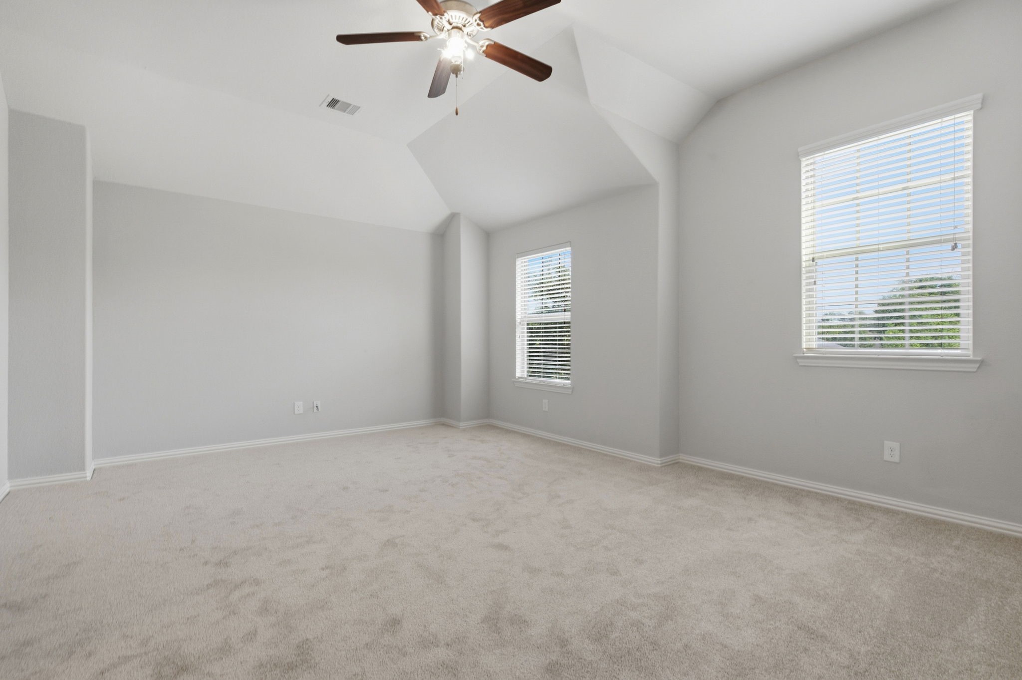 2261 Ivy Wall Drive Property Photo 20