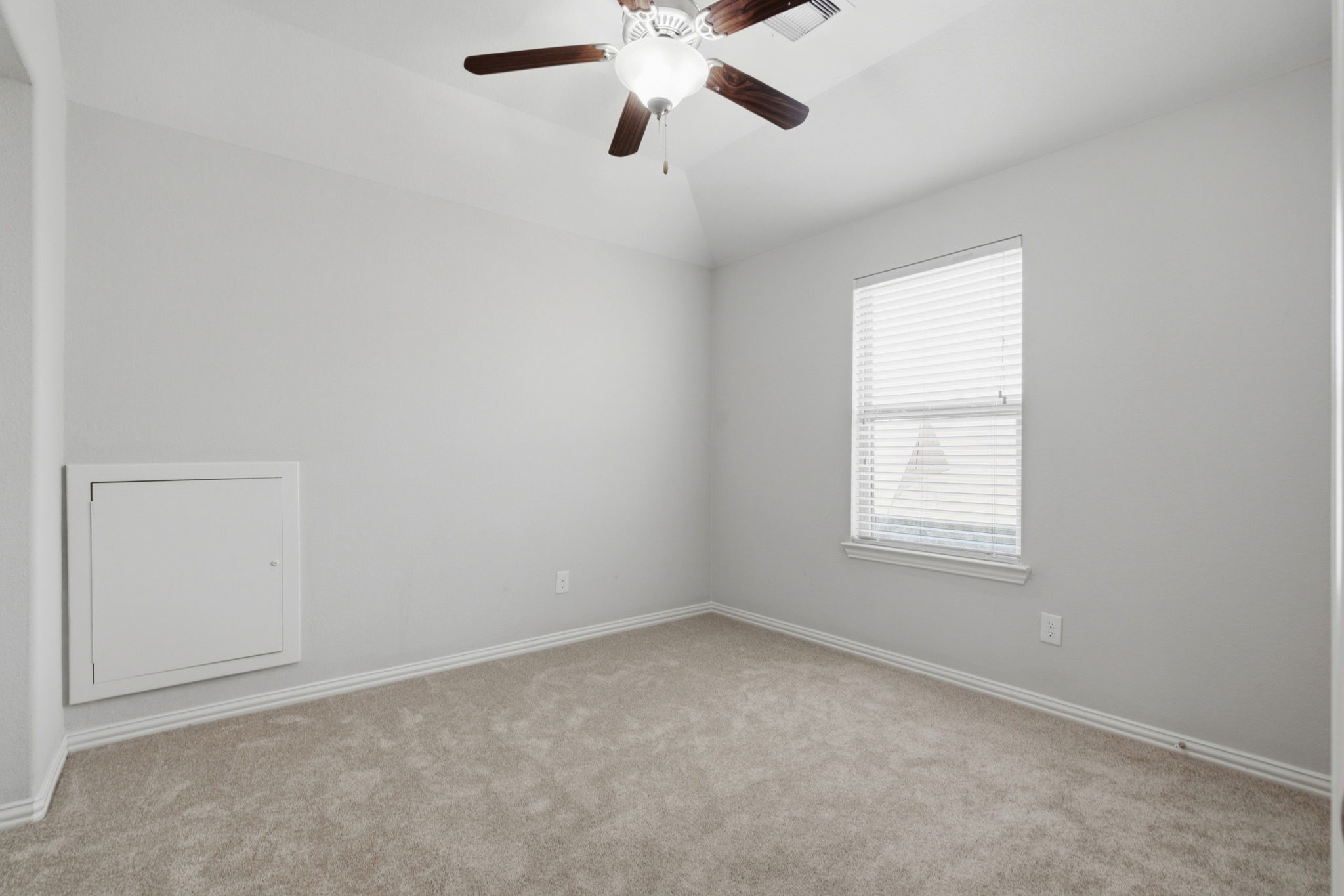 2261 Ivy Wall Drive Property Photo 23