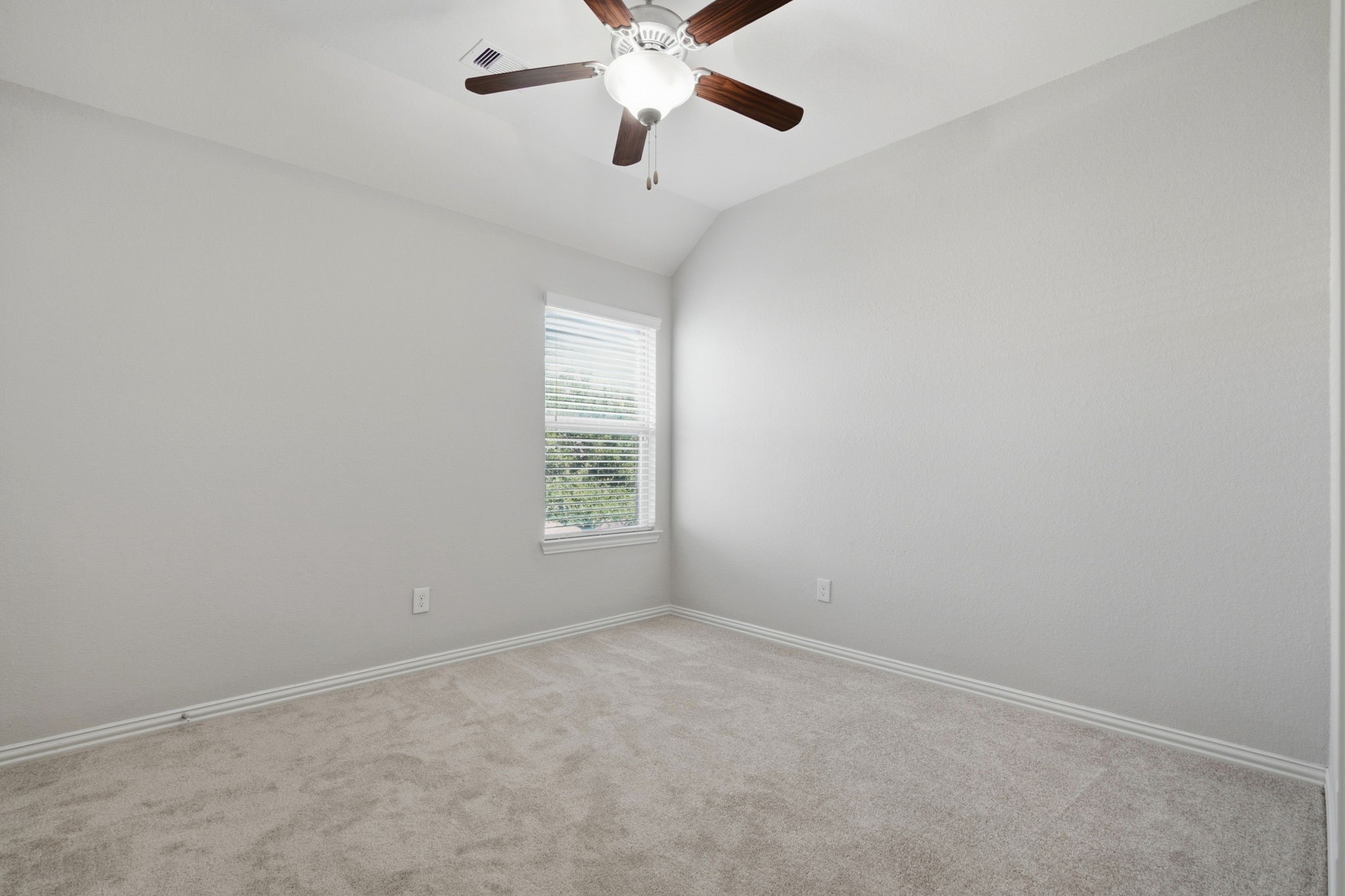 2261 Ivy Wall Drive Property Photo 26