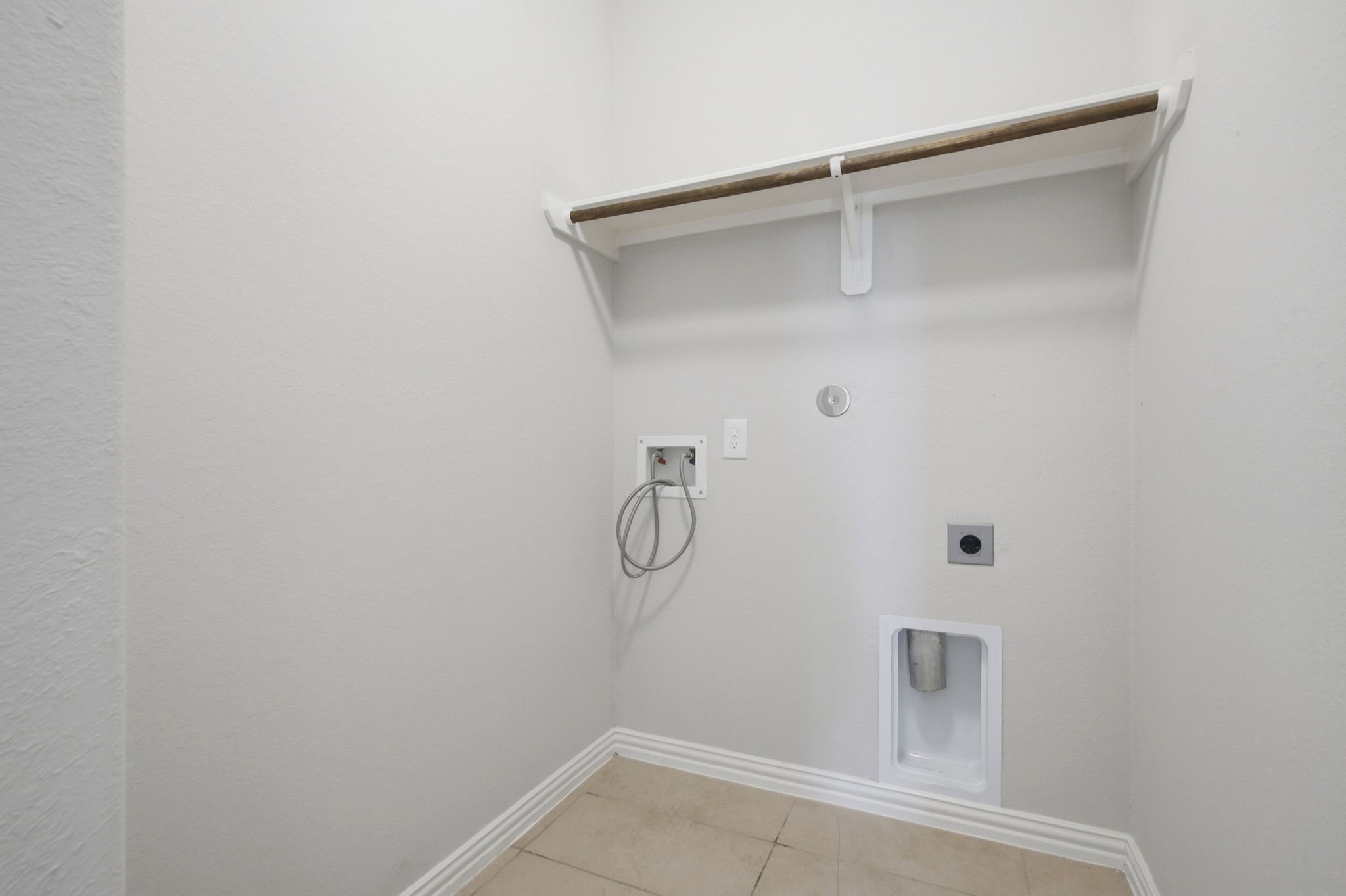 2261 Ivy Wall Drive Property Photo 27