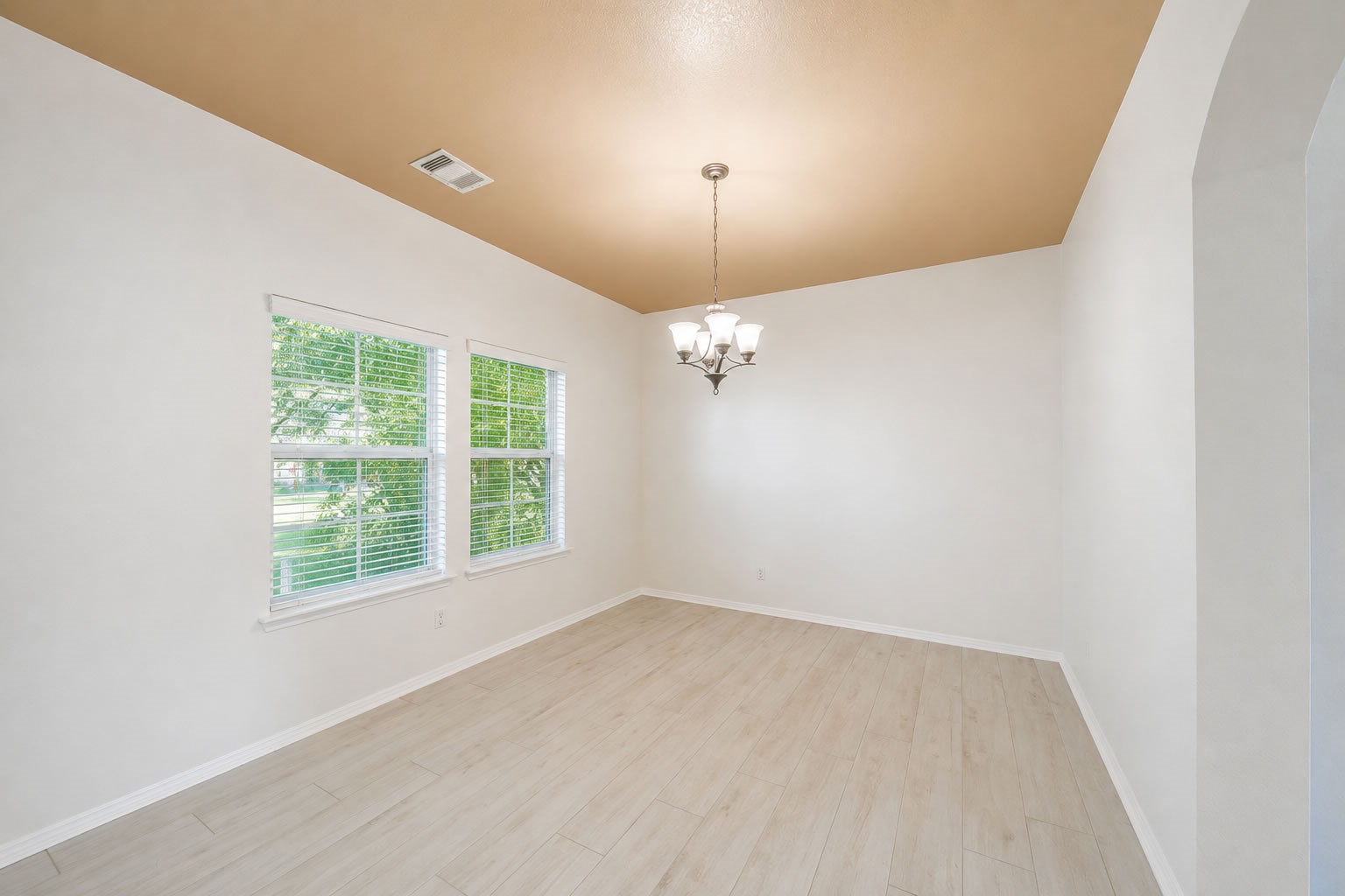 11821 Jelicoe Drive Property Photo 6