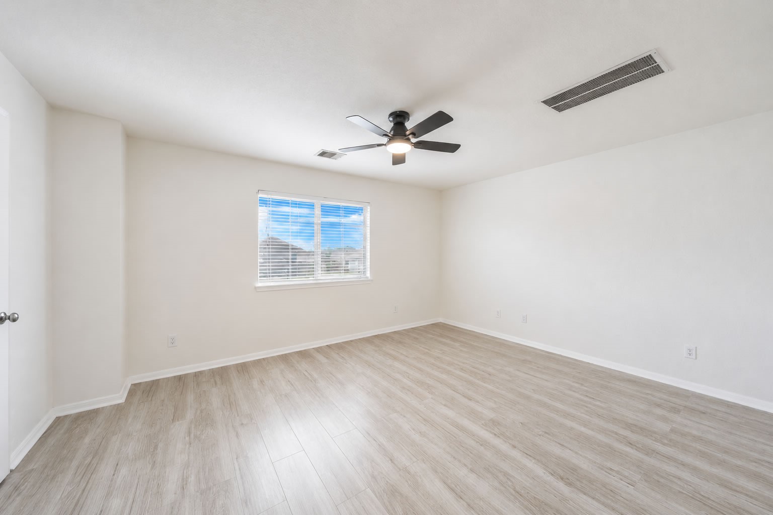 11821 Jelicoe Drive Property Photo 8