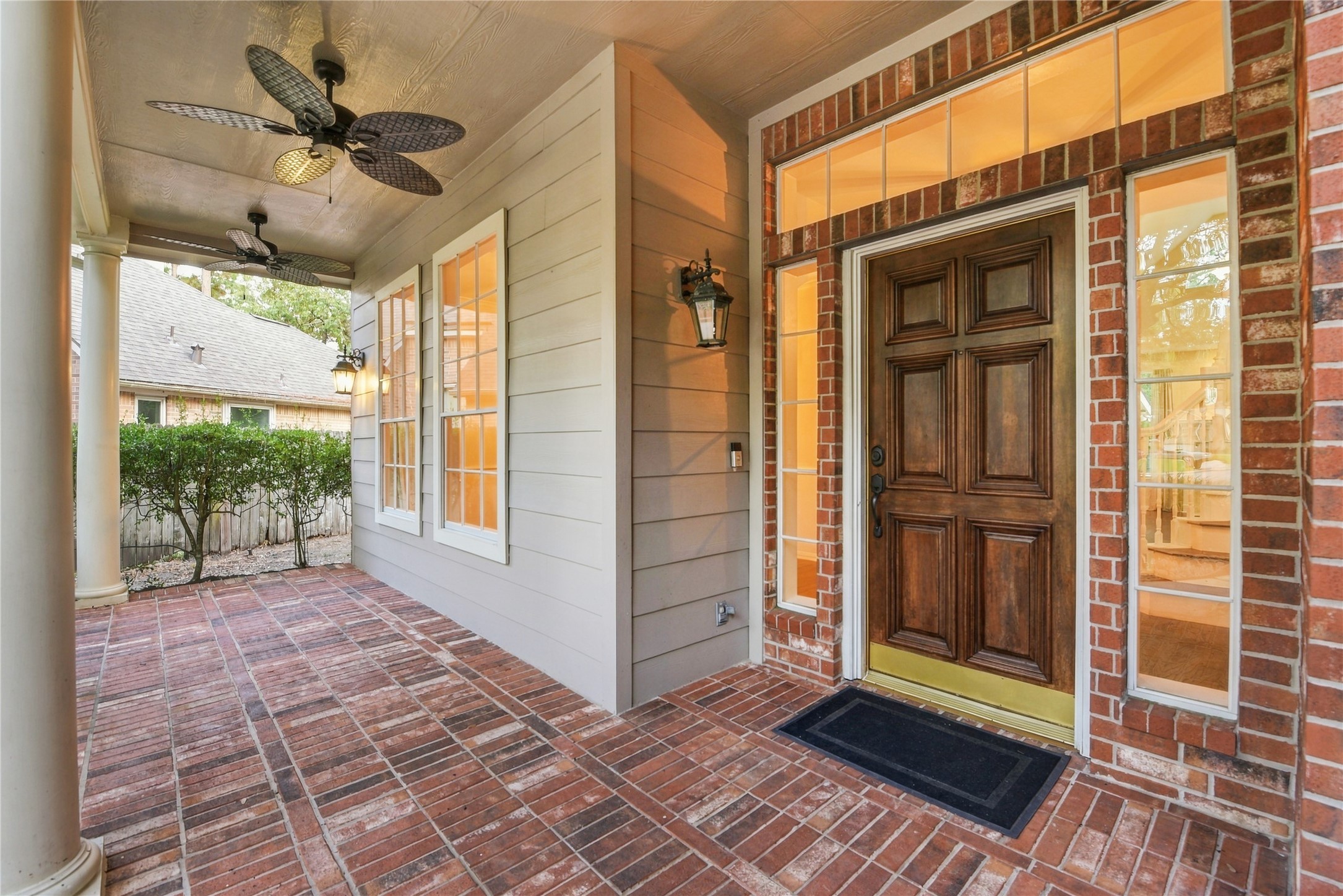 2 Hobbit Glen Drive Property Photo 2