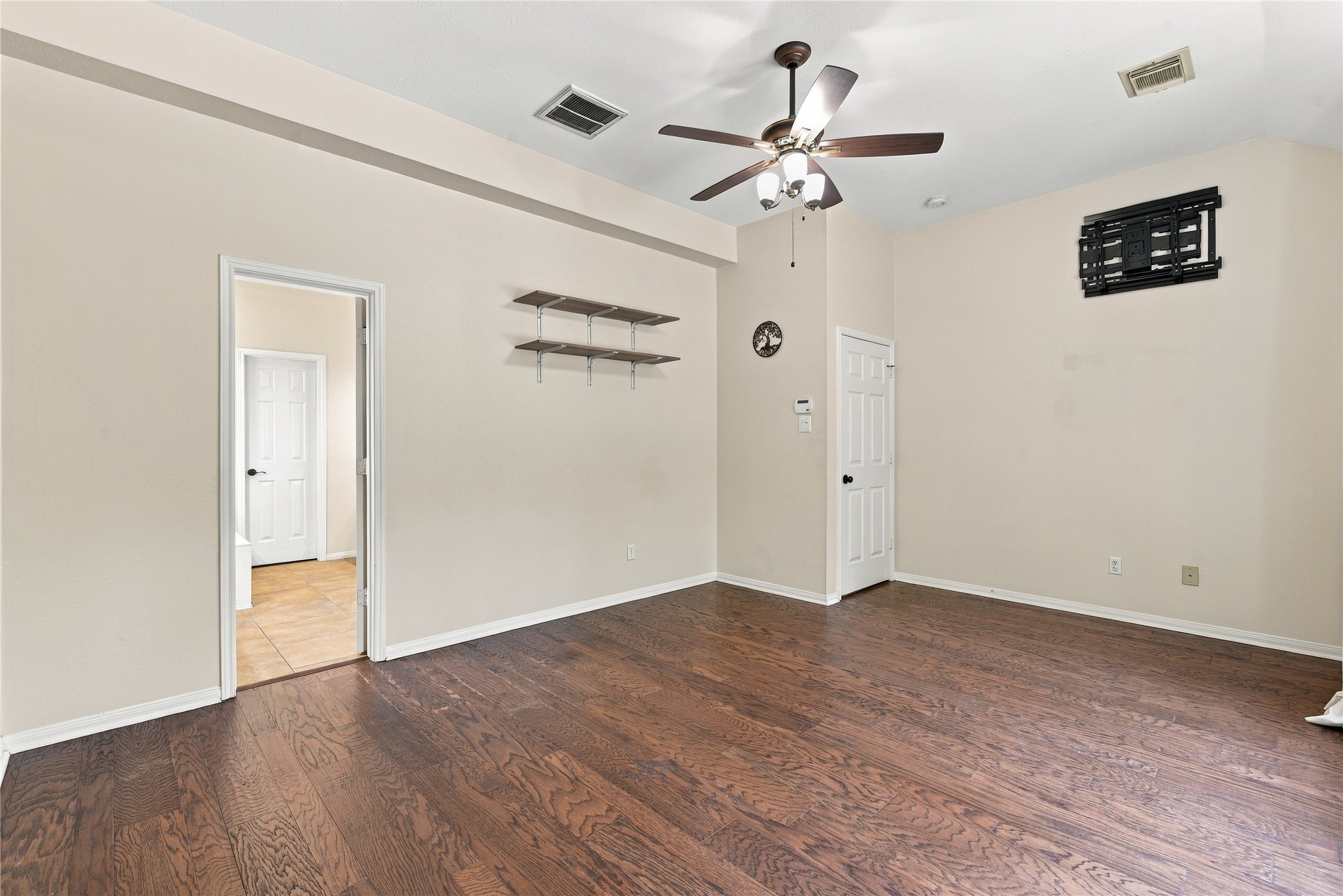 2 Hobbit Glen Drive Property Photo 22