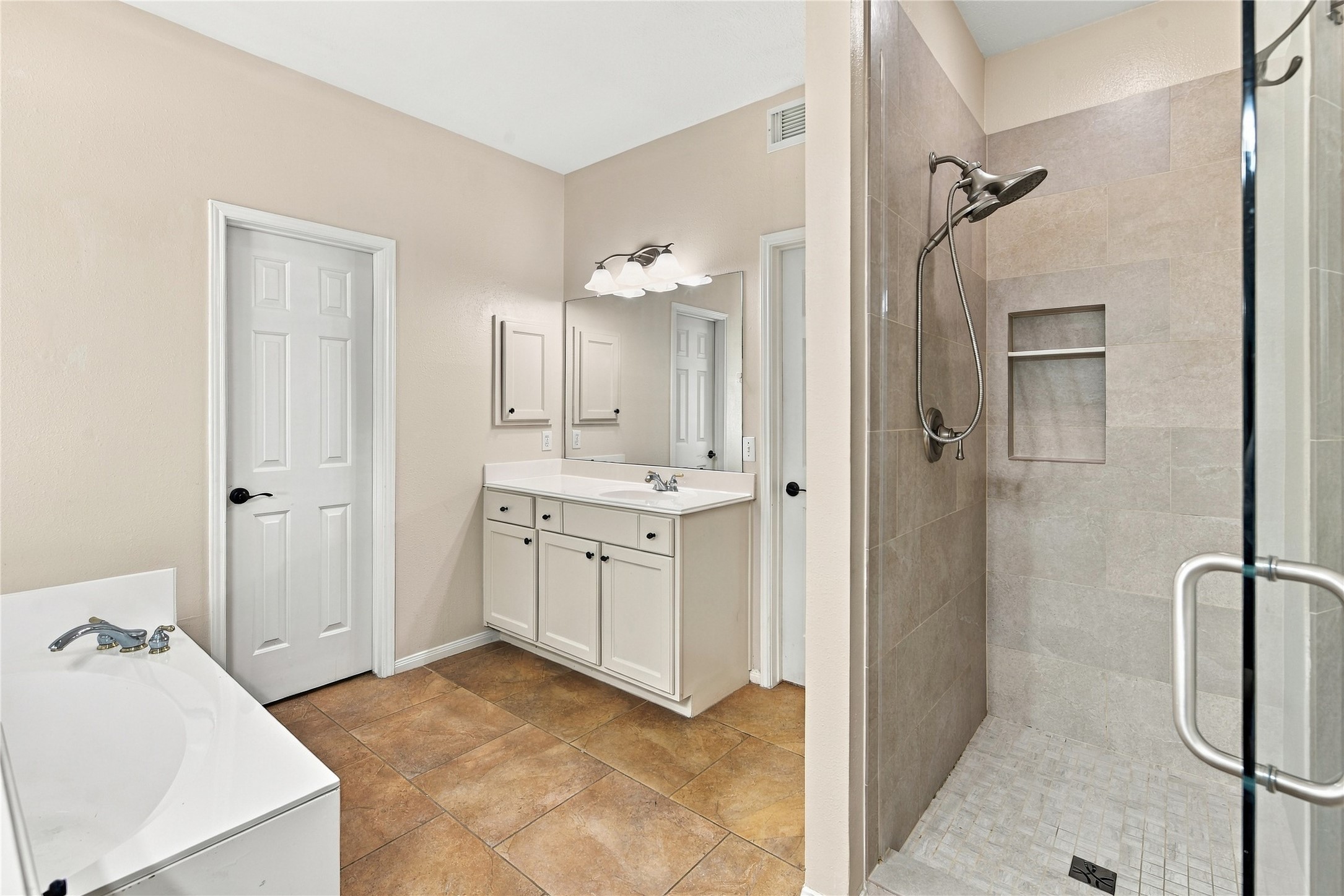 2 Hobbit Glen Drive Property Photo 25