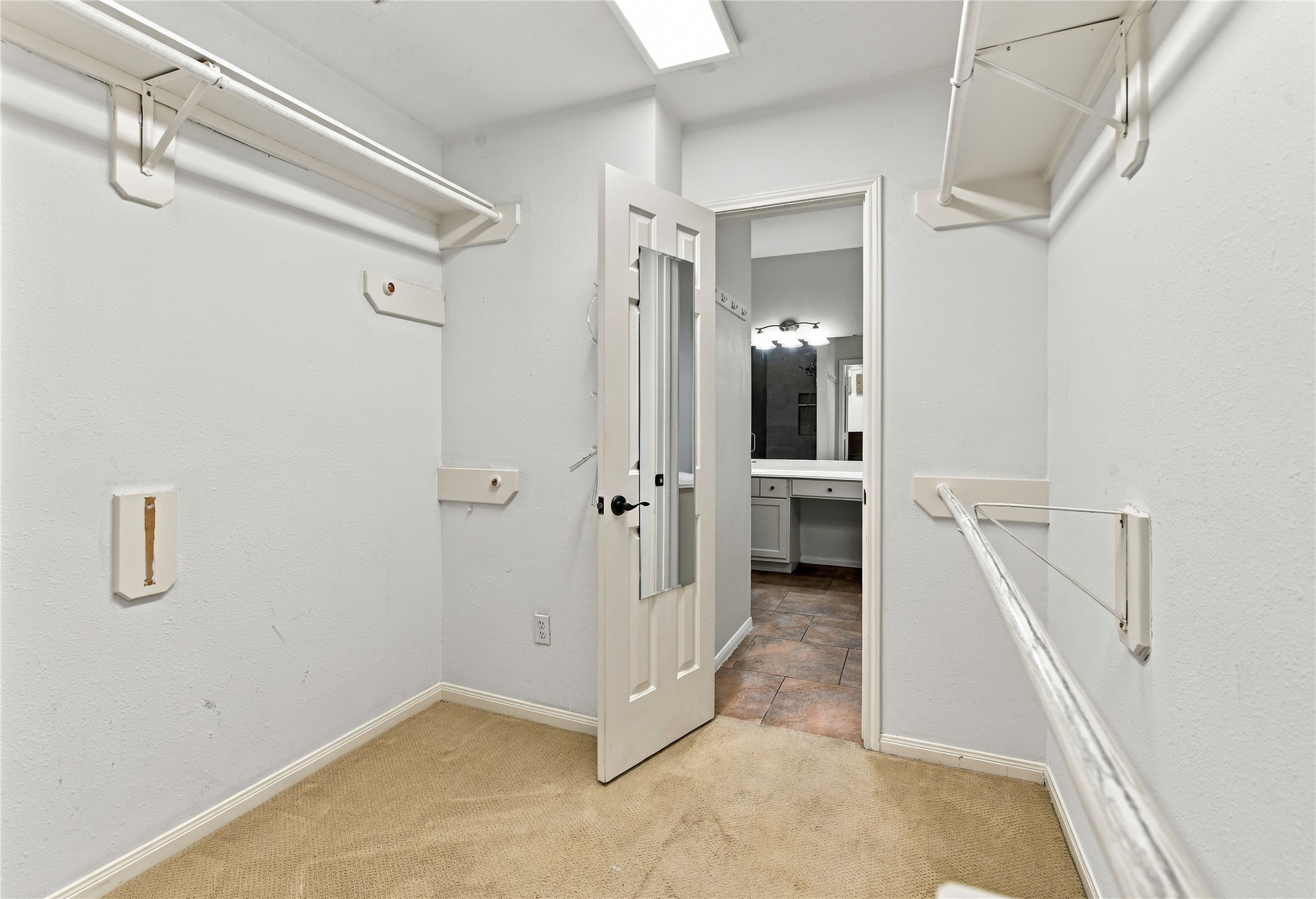 2 Hobbit Glen Drive Property Photo 26